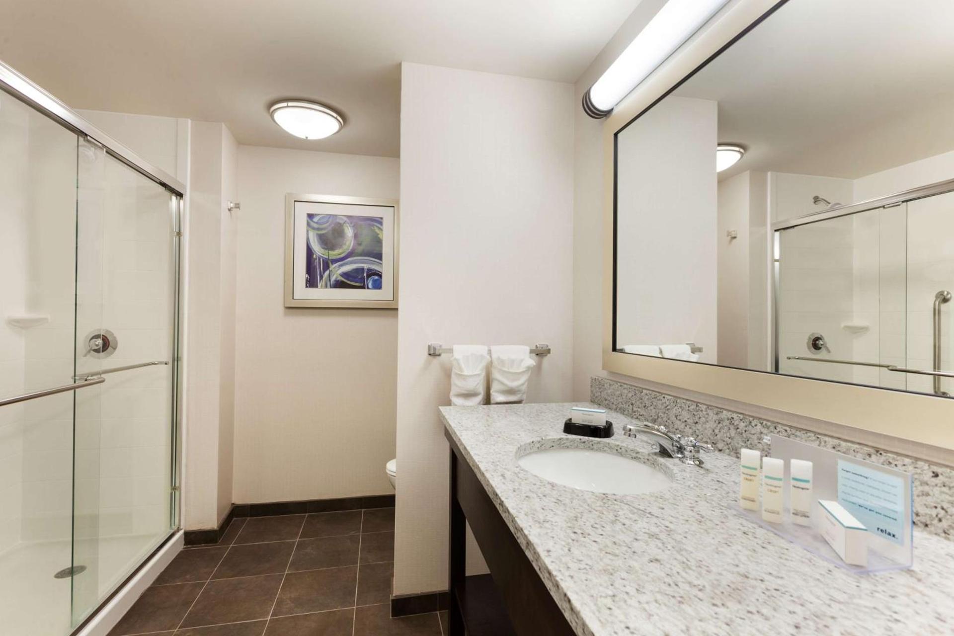 Hampton Inn and Suites Camp Springs photo 12