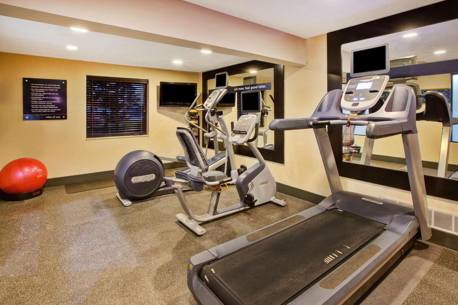 Hampton Inn Gaylord photo 10