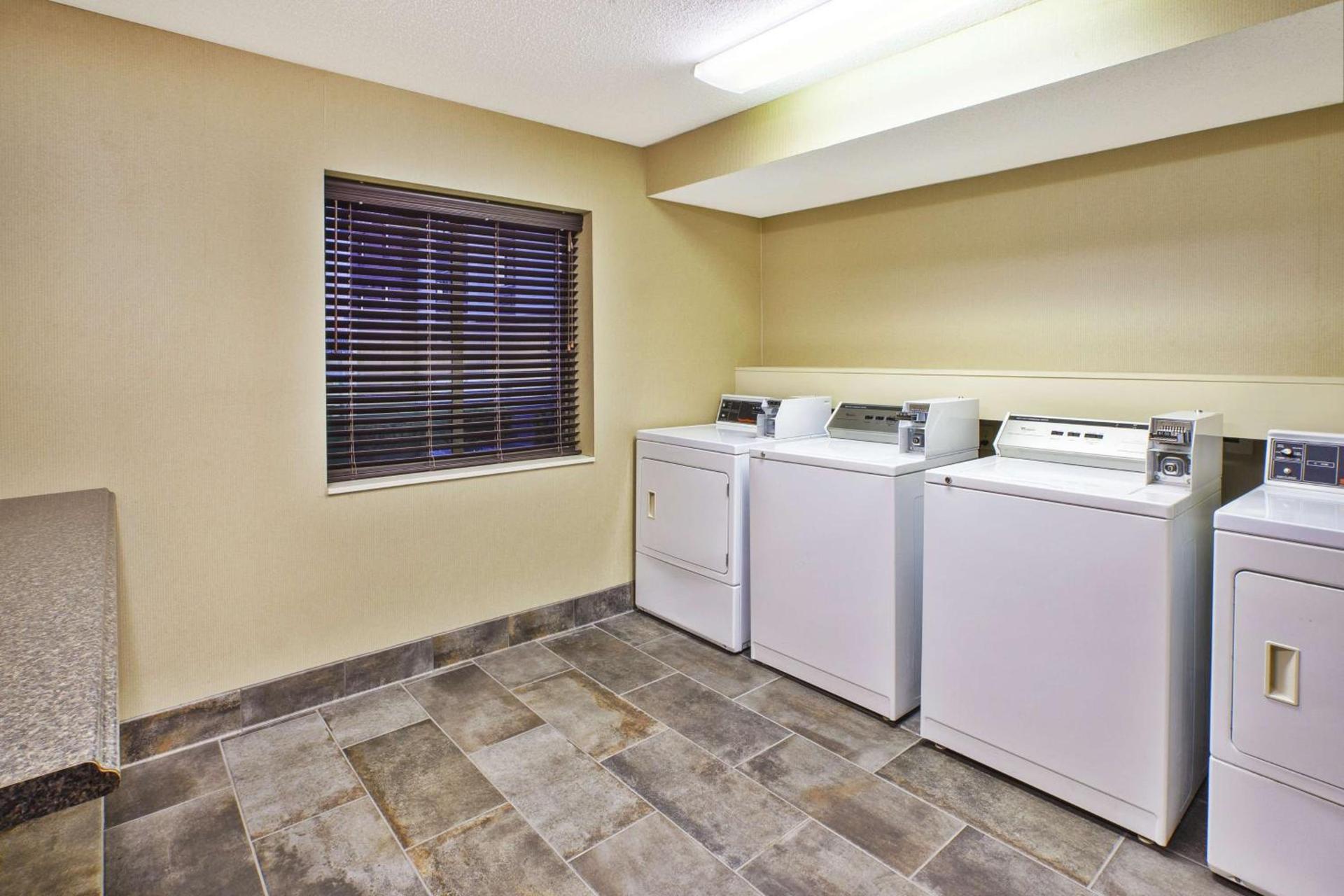 Hampton Inn Gaylord photo 21