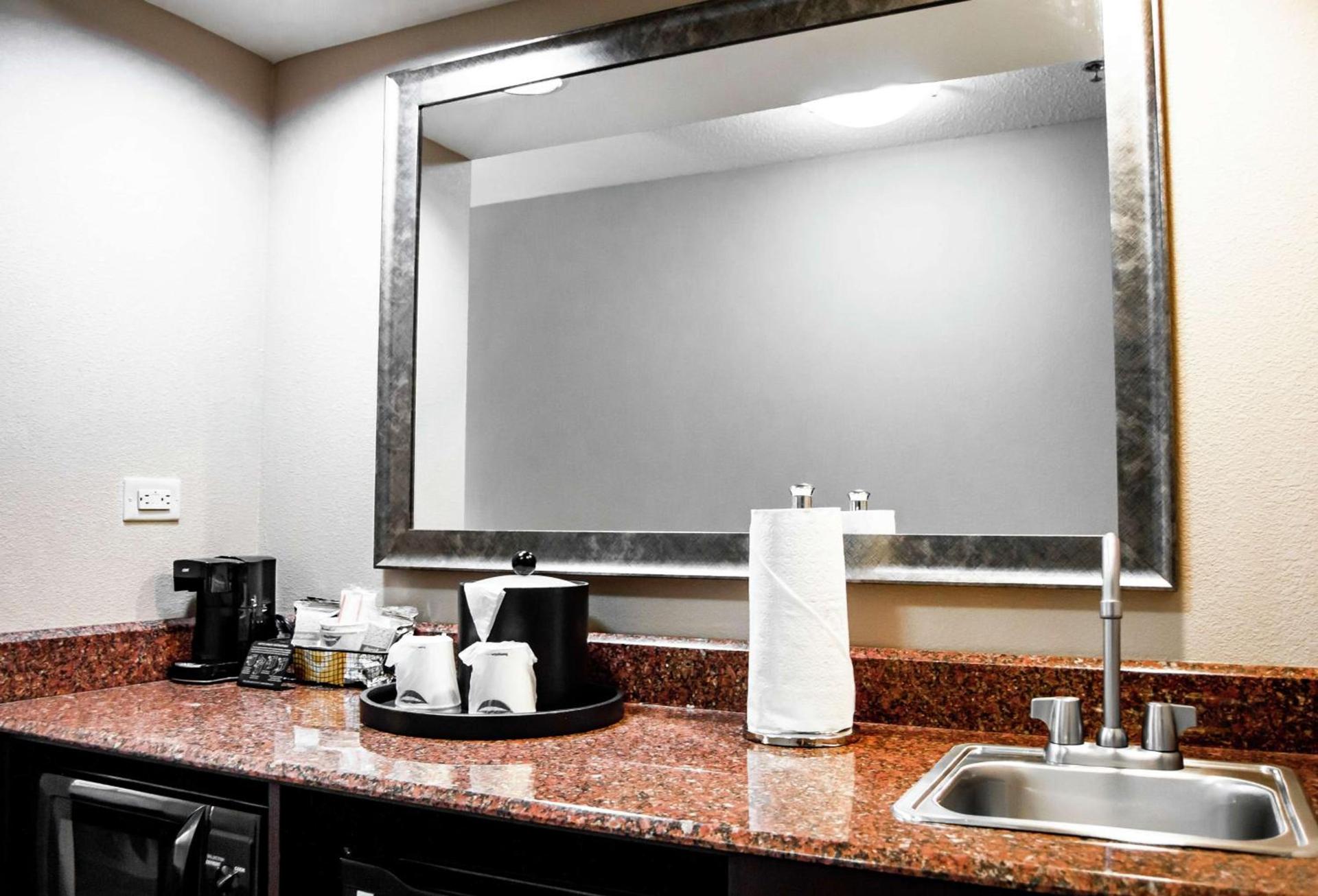 Hampton Inn & Suites Richmond Glenside photo 16