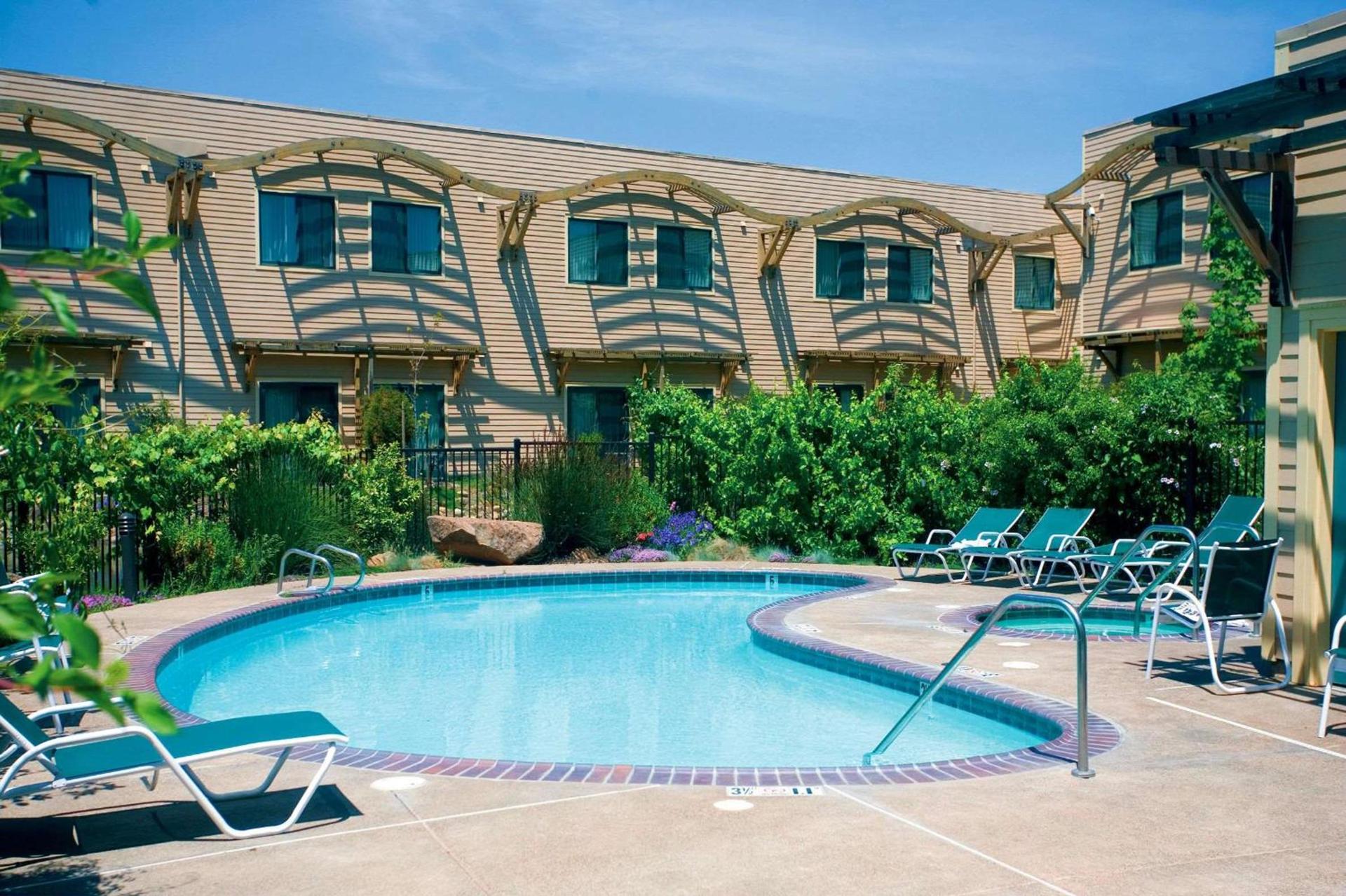 DoubleTree by Hilton Napa Valley - American Canyon photo 5