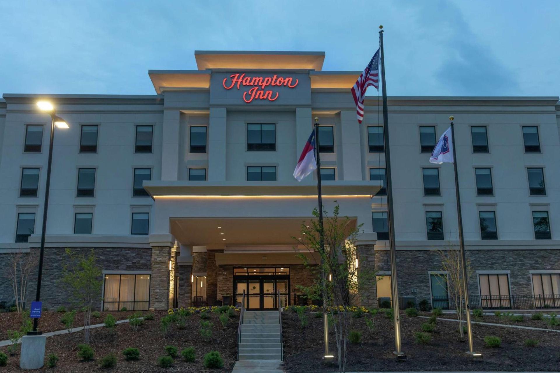 Hampton Inn Black Mountain photo 3