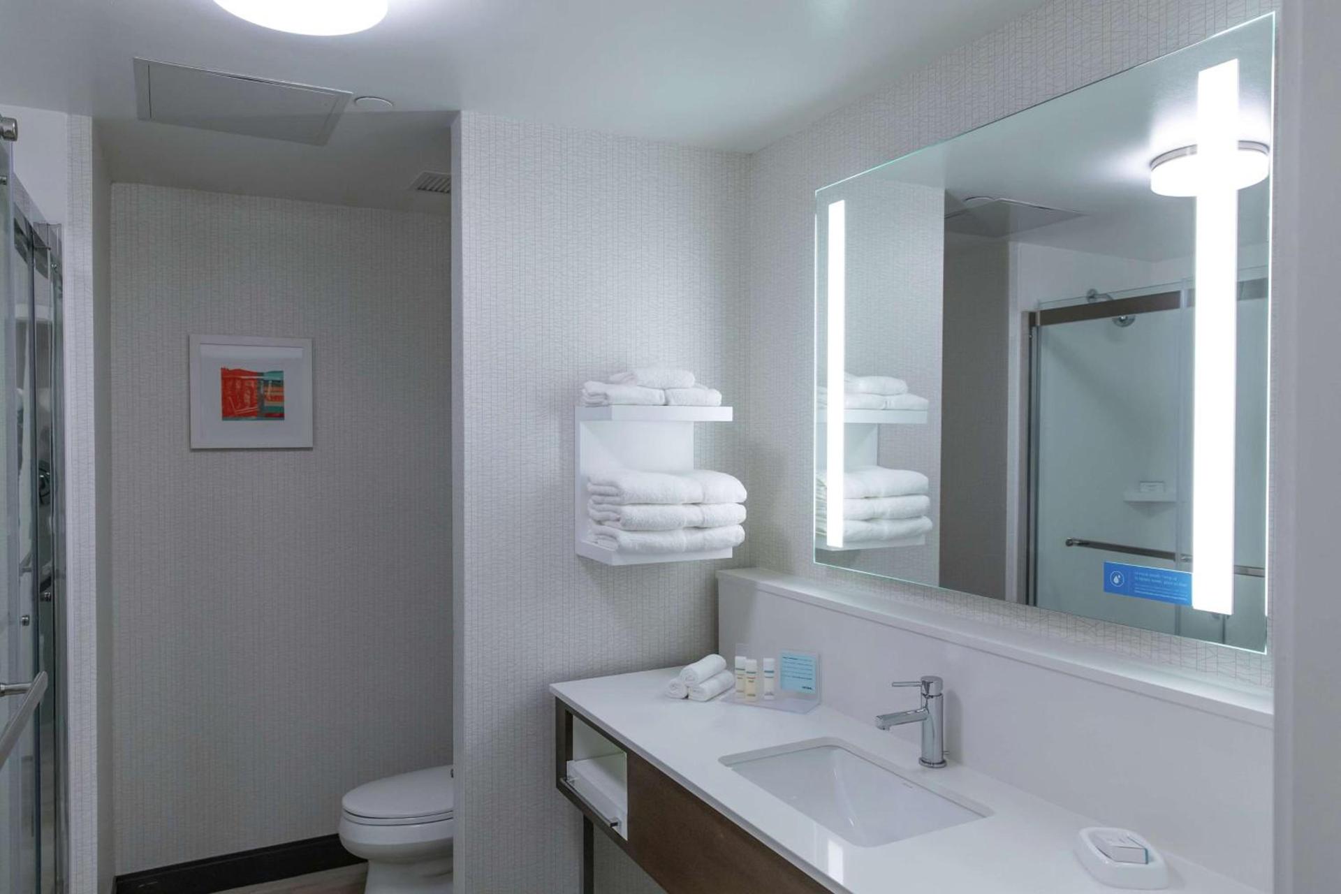 Hampton Inn Black Mountain photo 12