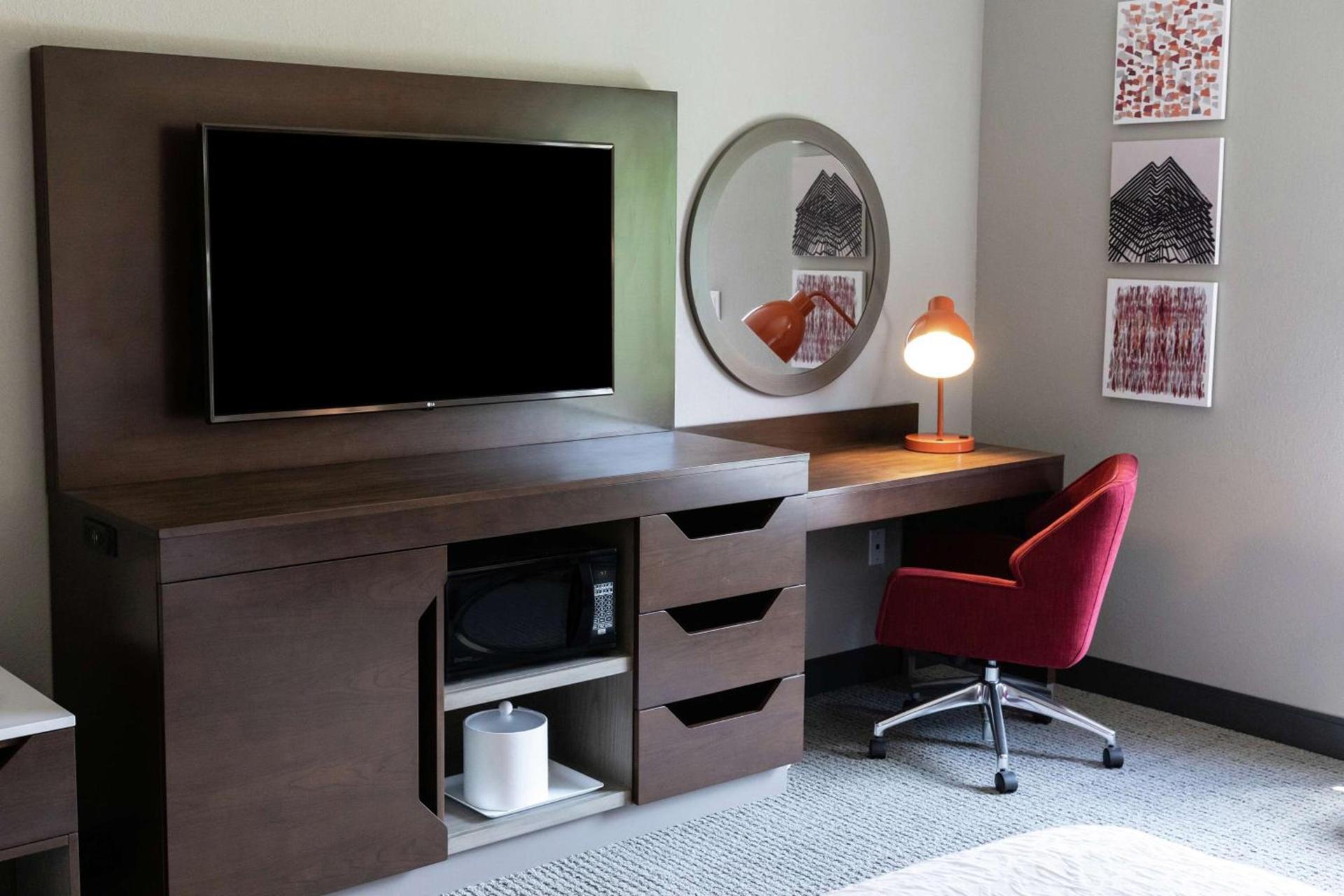 Hampton Inn Black Mountain photo 13