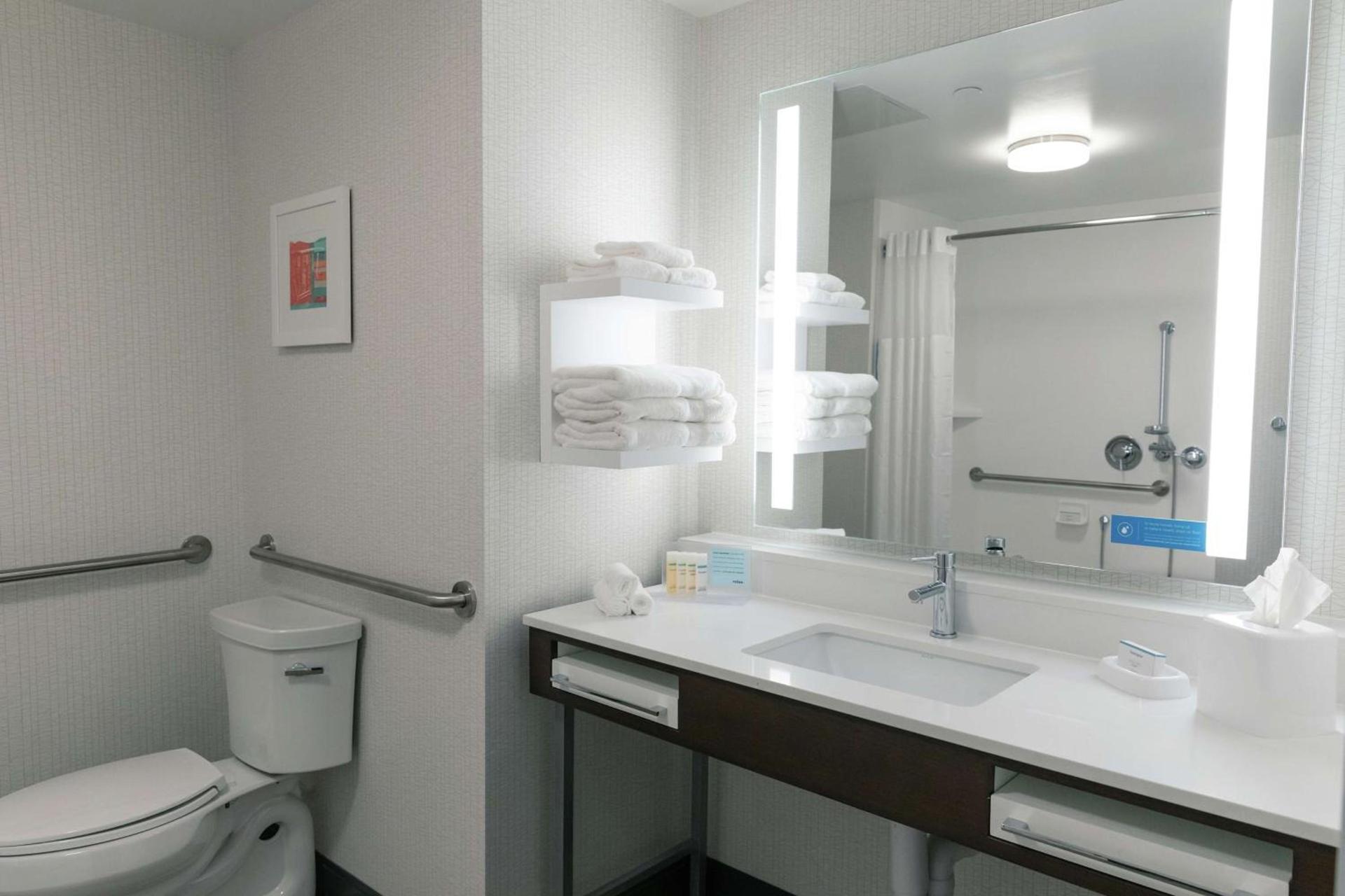 Hampton Inn Black Mountain photo 18