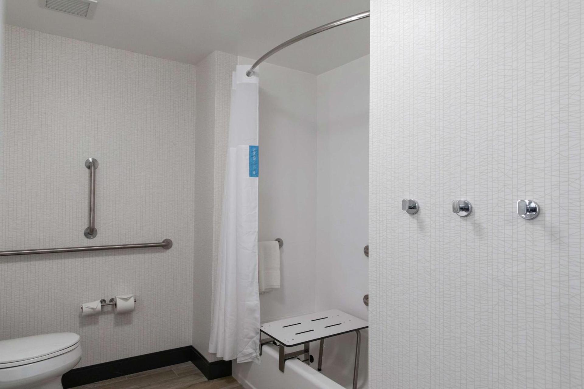 Hampton Inn Black Mountain photo 19