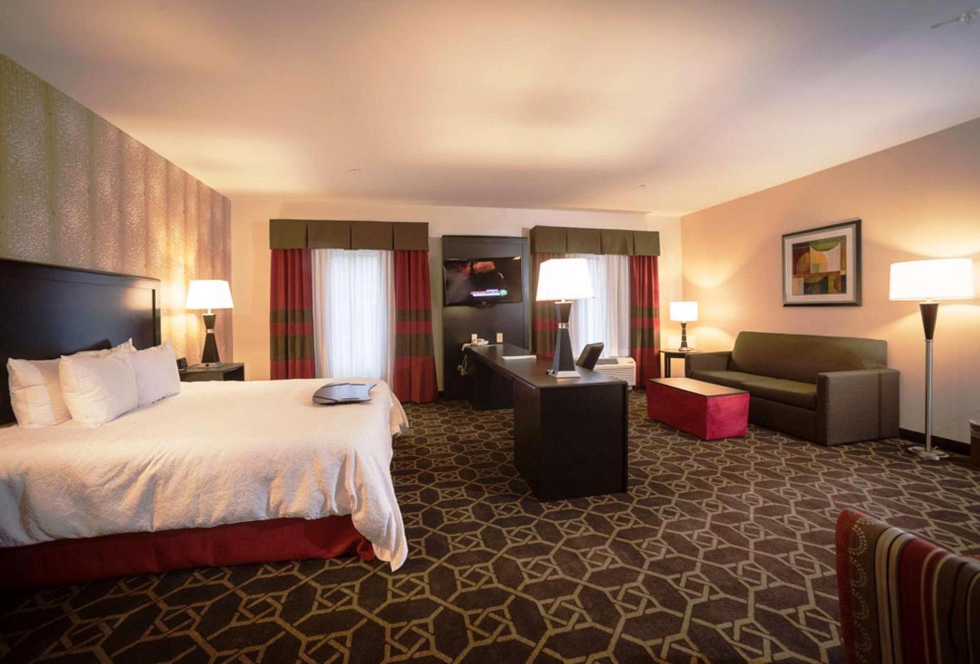 Hampton Inn by Hilton Fort Morgan photo 14