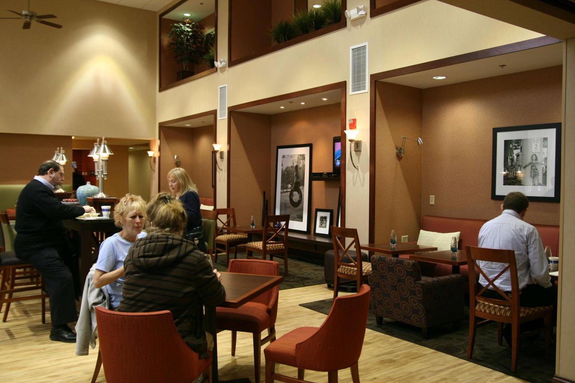 Hampton Inn & Suites Wilder photo 7