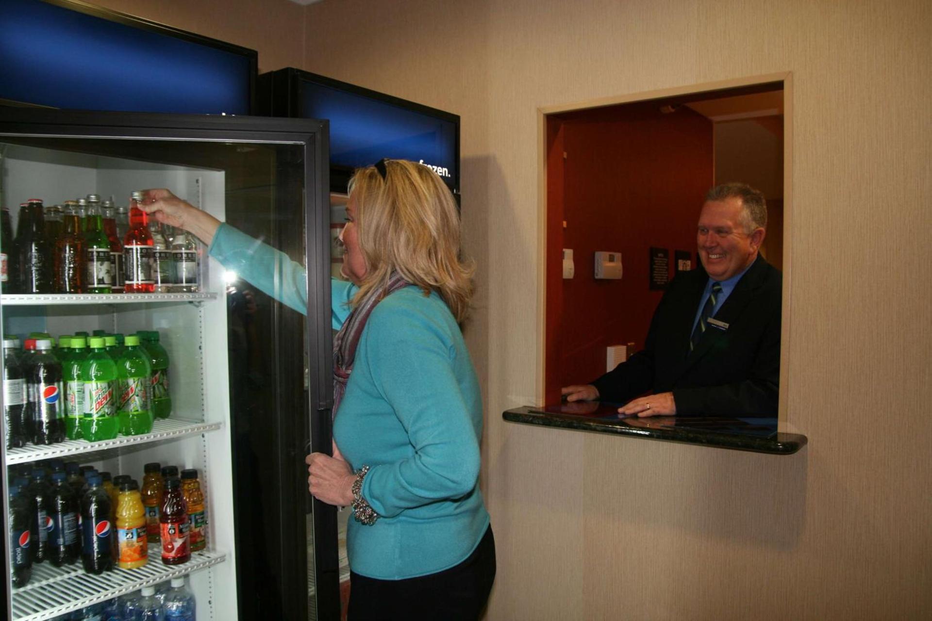 Hampton Inn & Suites Wilder photo 8