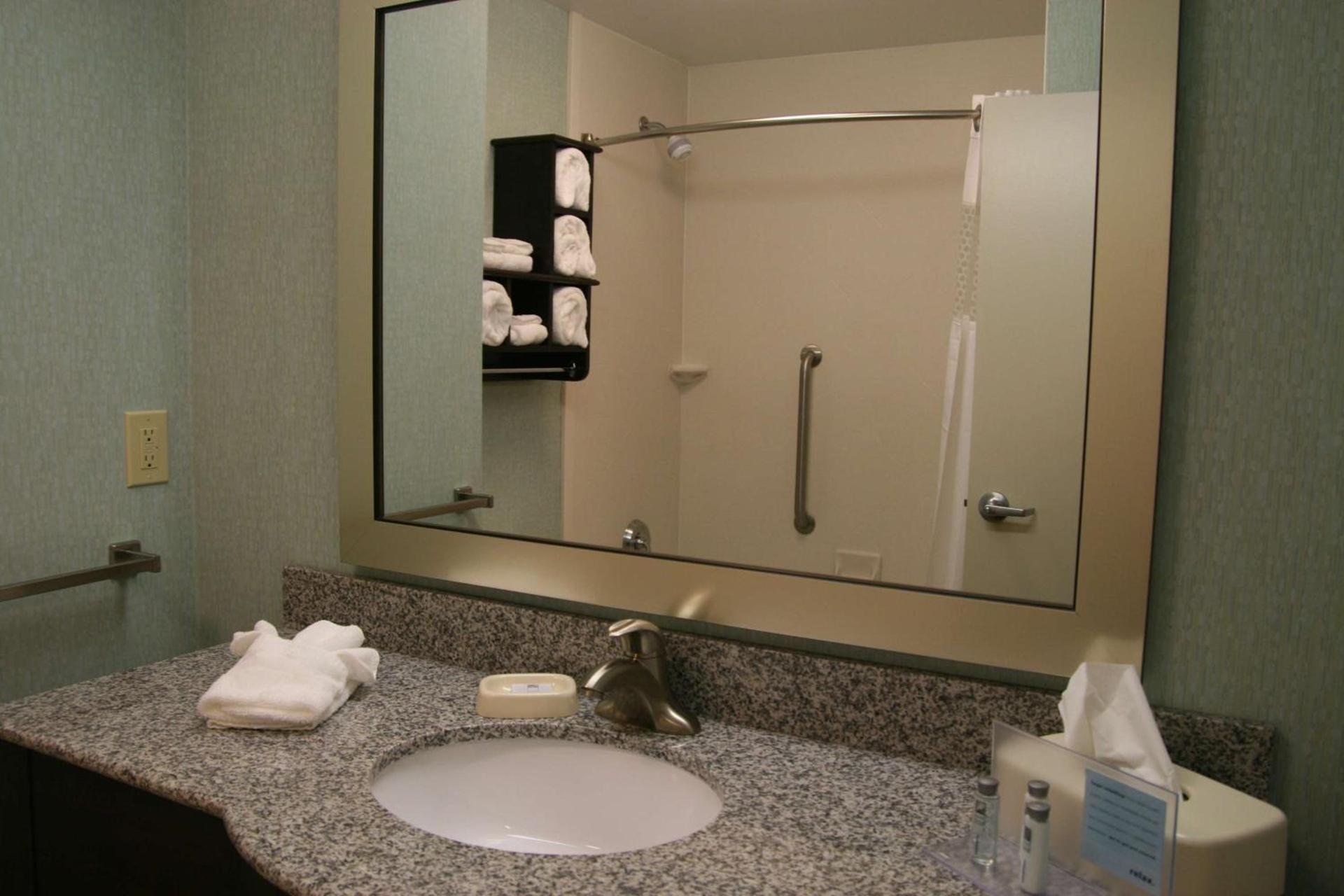 Hampton Inn & Suites Wilder photo 12