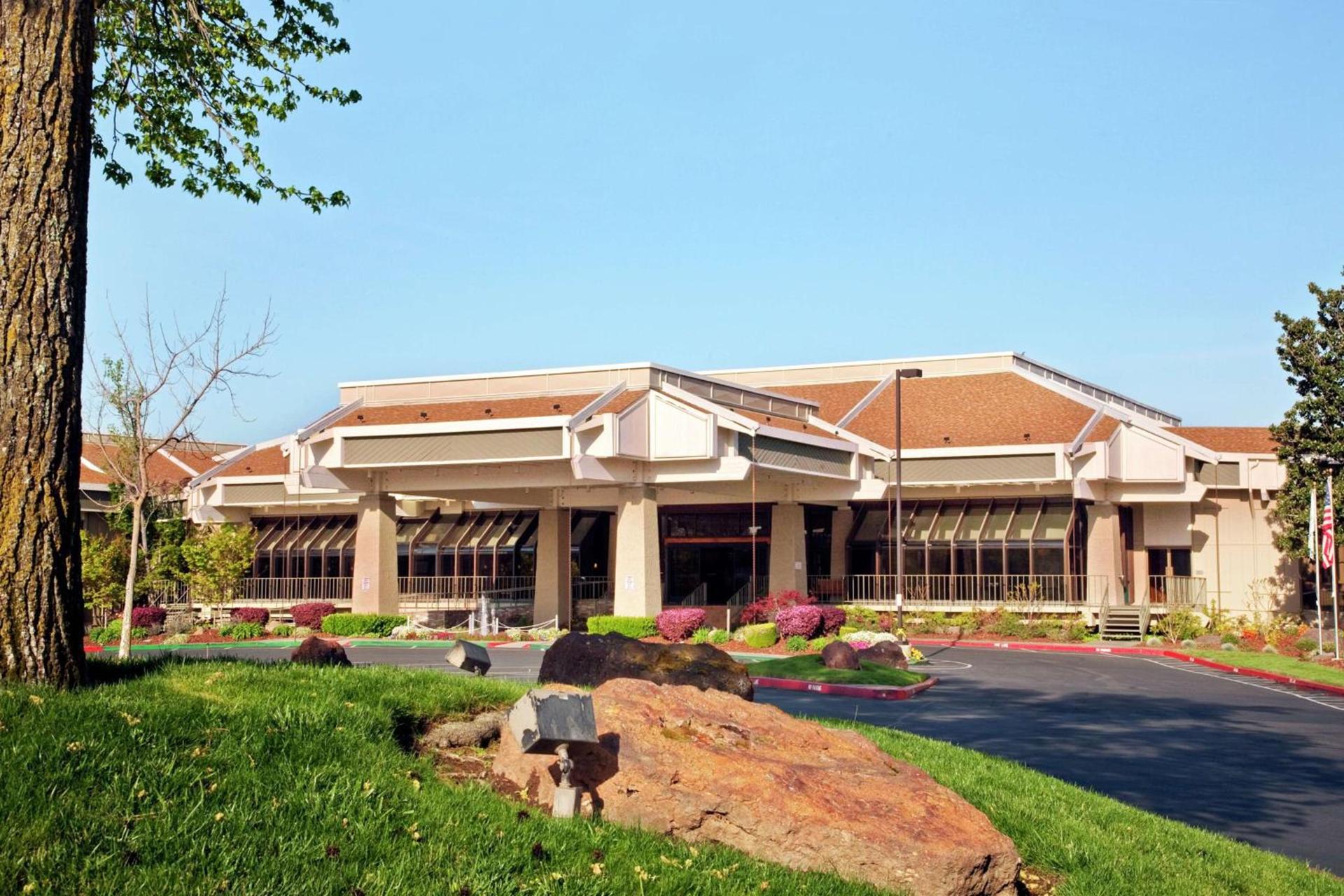 DoubleTree By Hilton Sacramento photo 1
