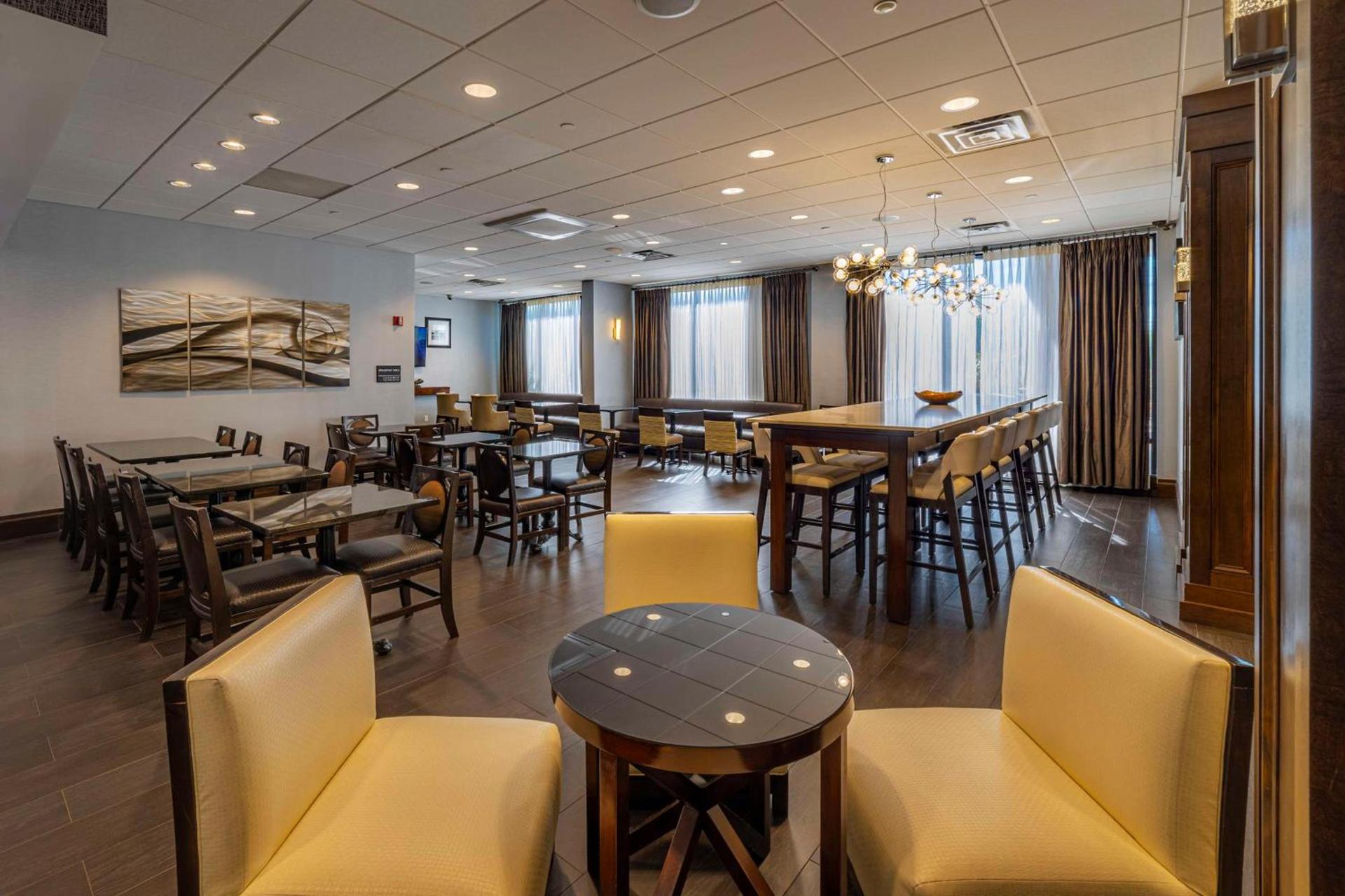 Hampton Inn Carlstadt At The Meadowlands photo 3