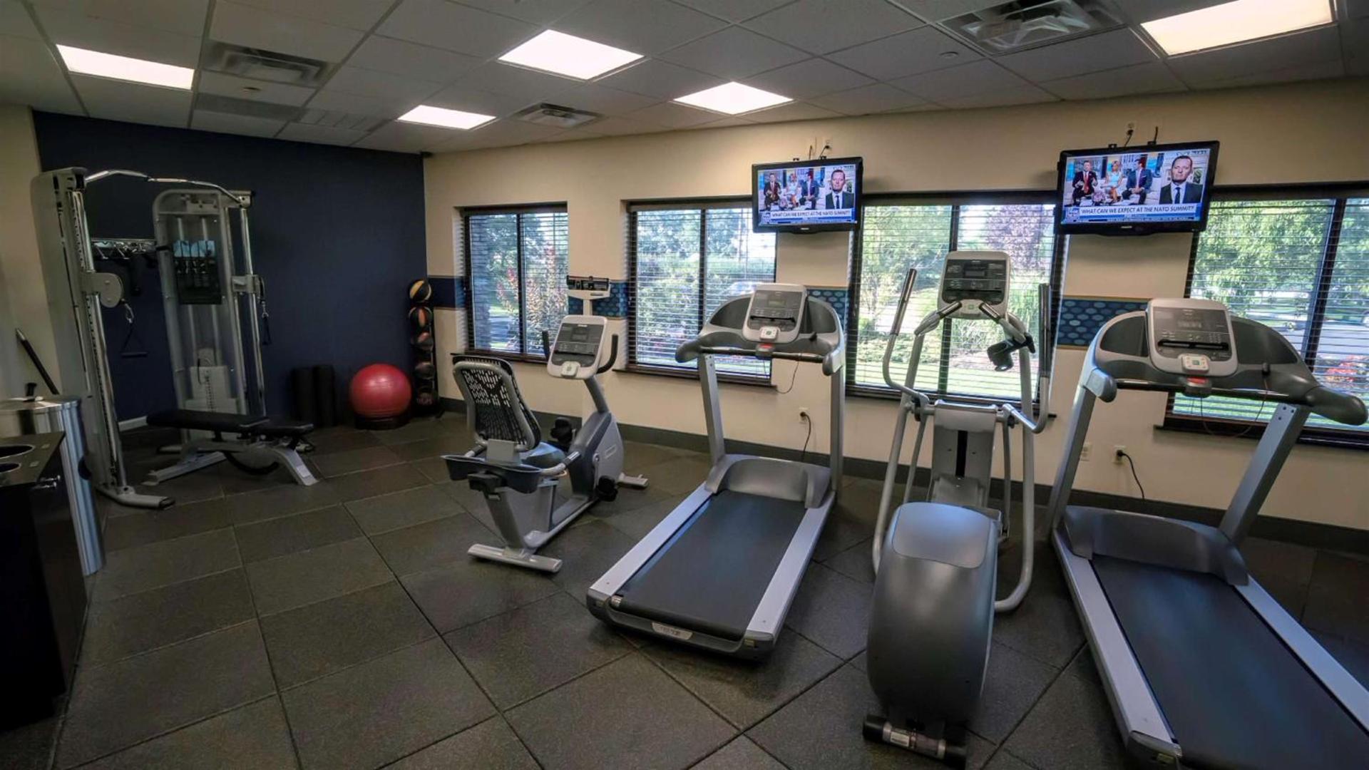 Hampton Inn Carlstadt At The Meadowlands photo 4