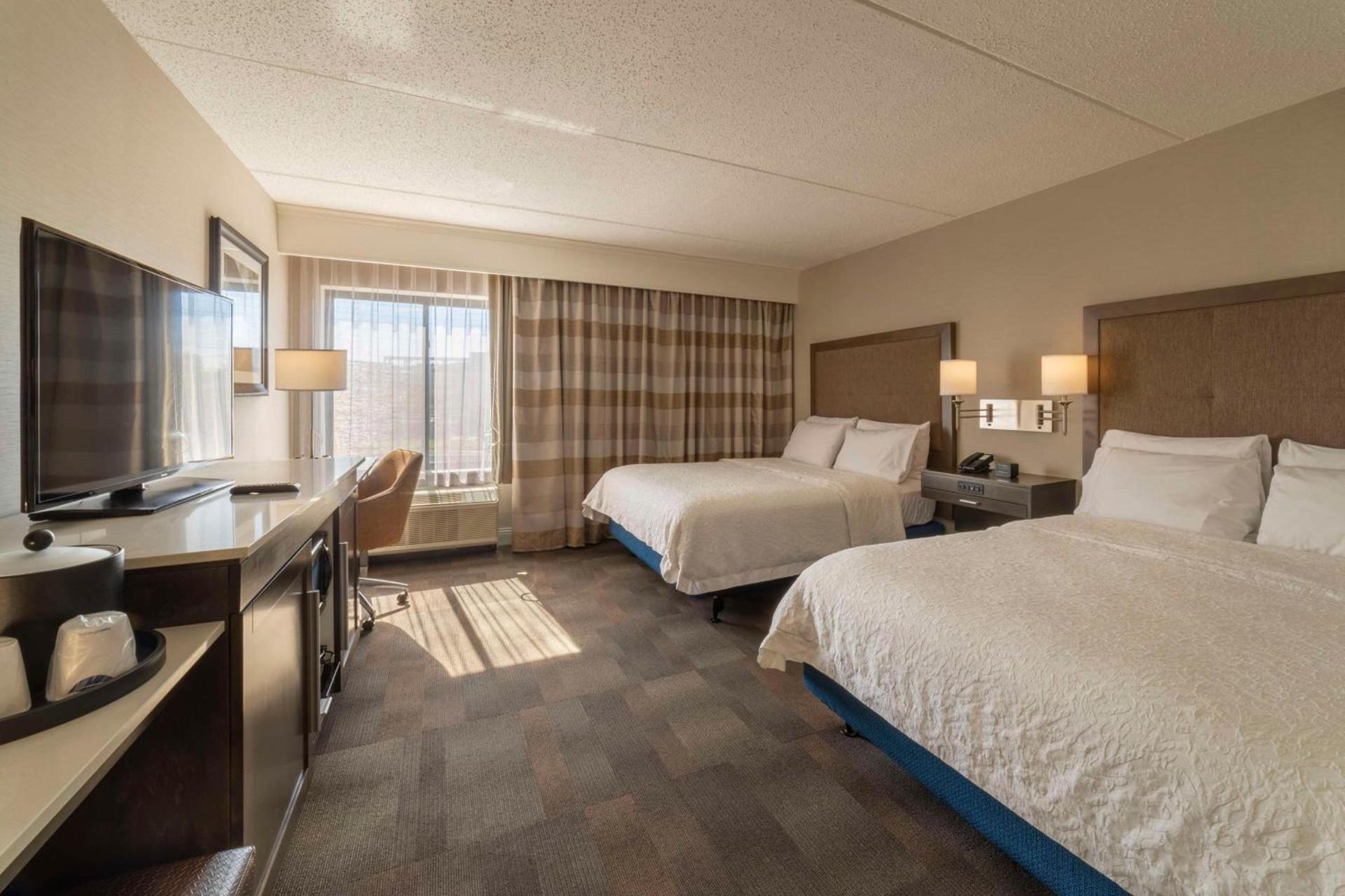 Hampton Inn Carlstadt At The Meadowlands photo 6