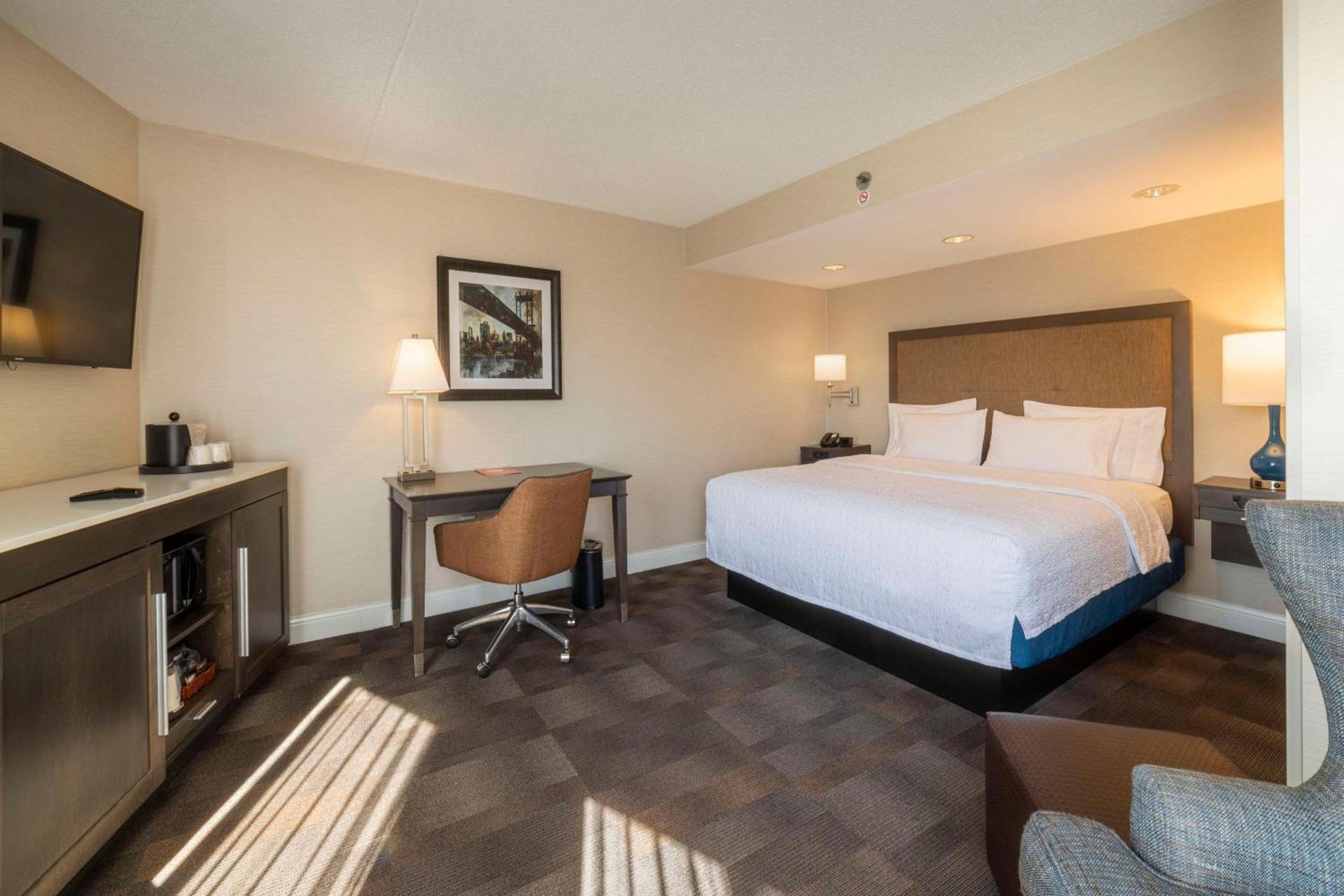 Hampton Inn Carlstadt At The Meadowlands photo 9