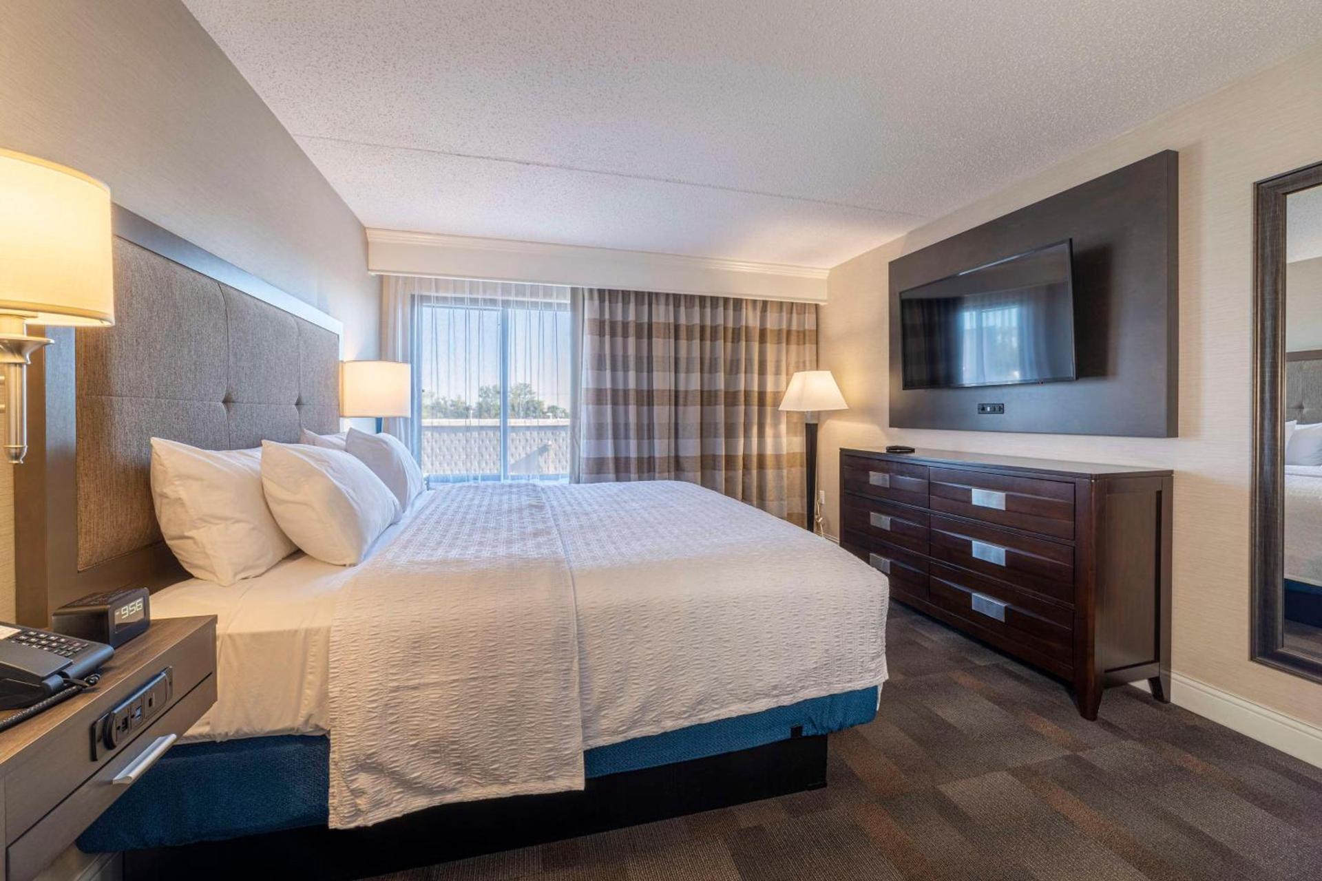 Hampton Inn Carlstadt At The Meadowlands photo 10