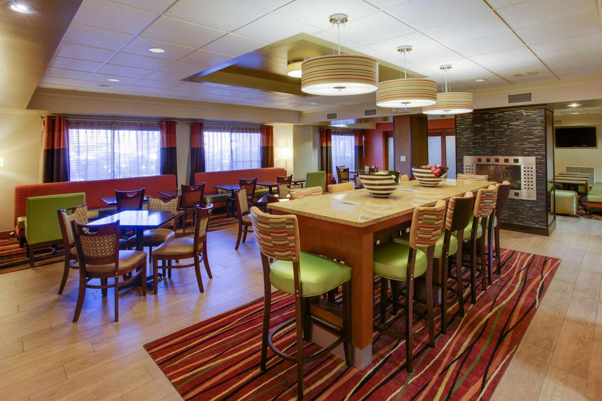 Hampton Inn Williamsport photo 2