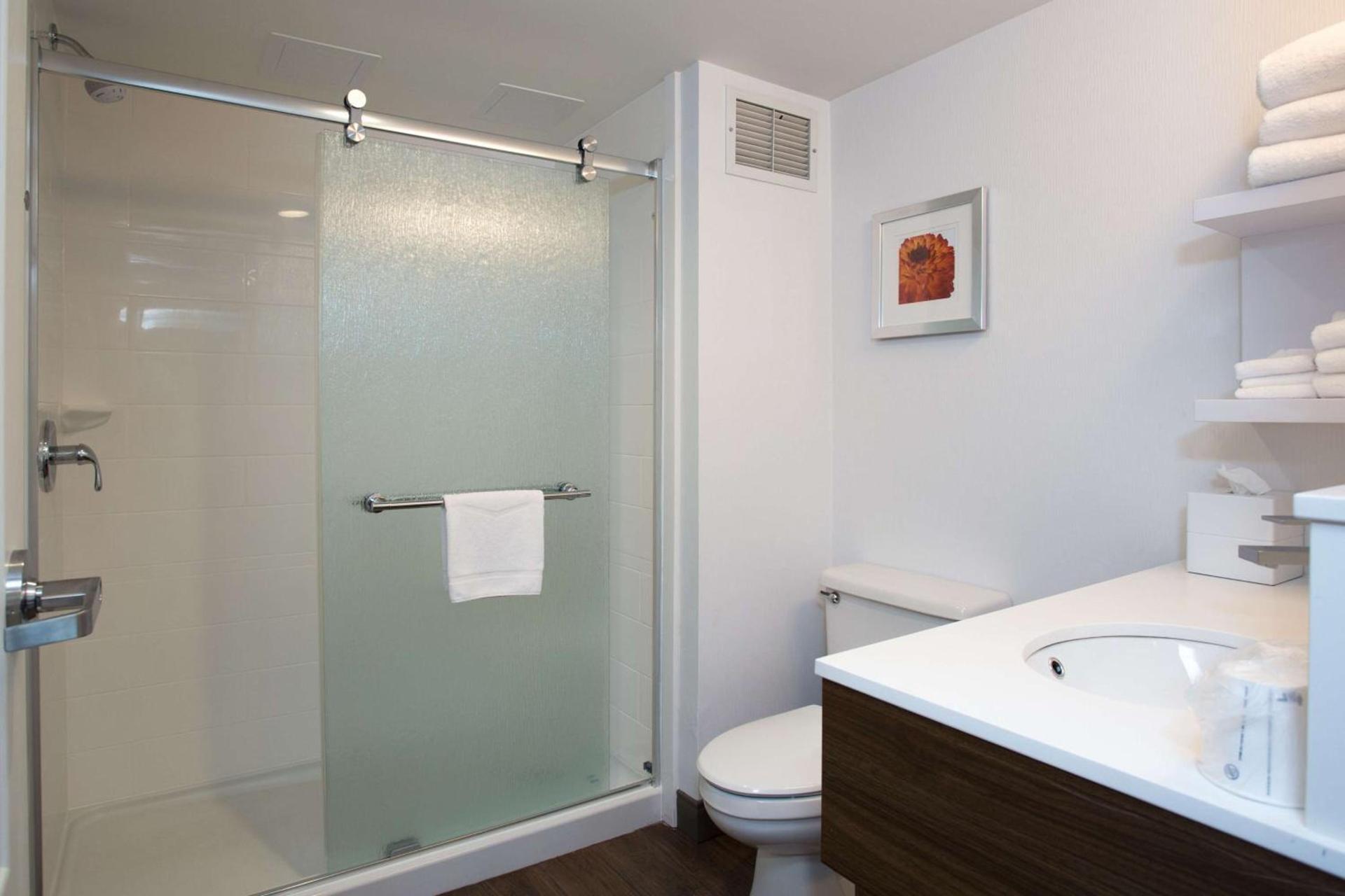 Hampton Inn Williamsport photo 16