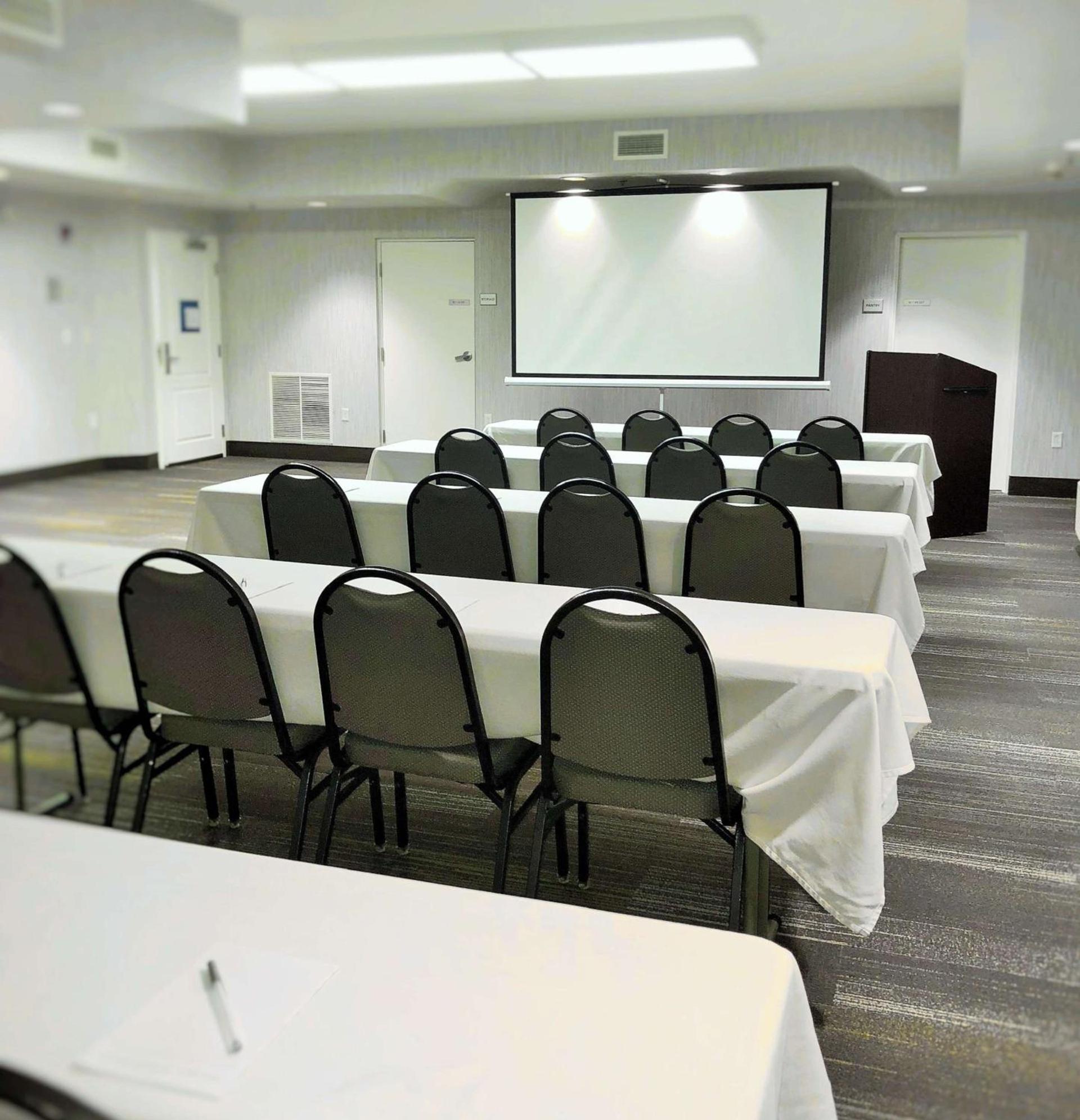 Hampton Inn Williamsport photo 19