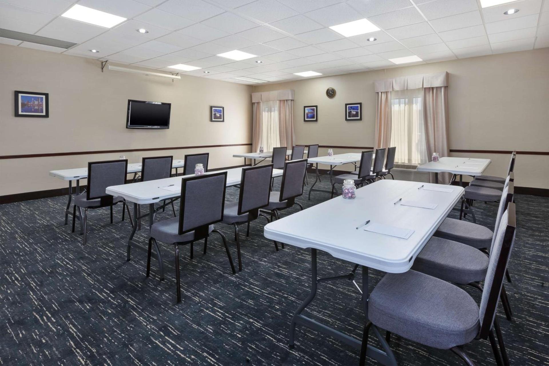 Hampton Inn Marysville photo 19