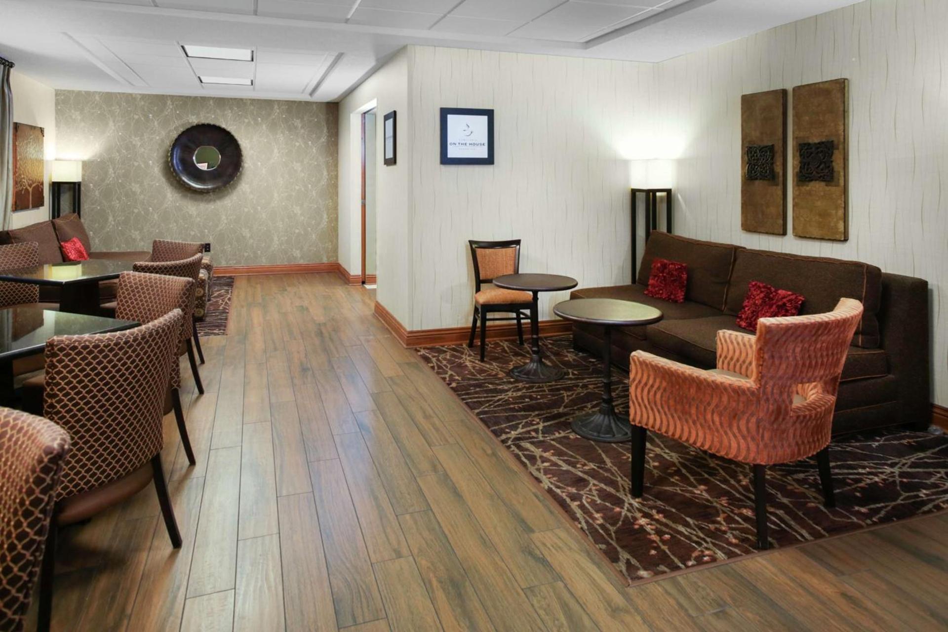 Hampton Inn Portage photo 3
