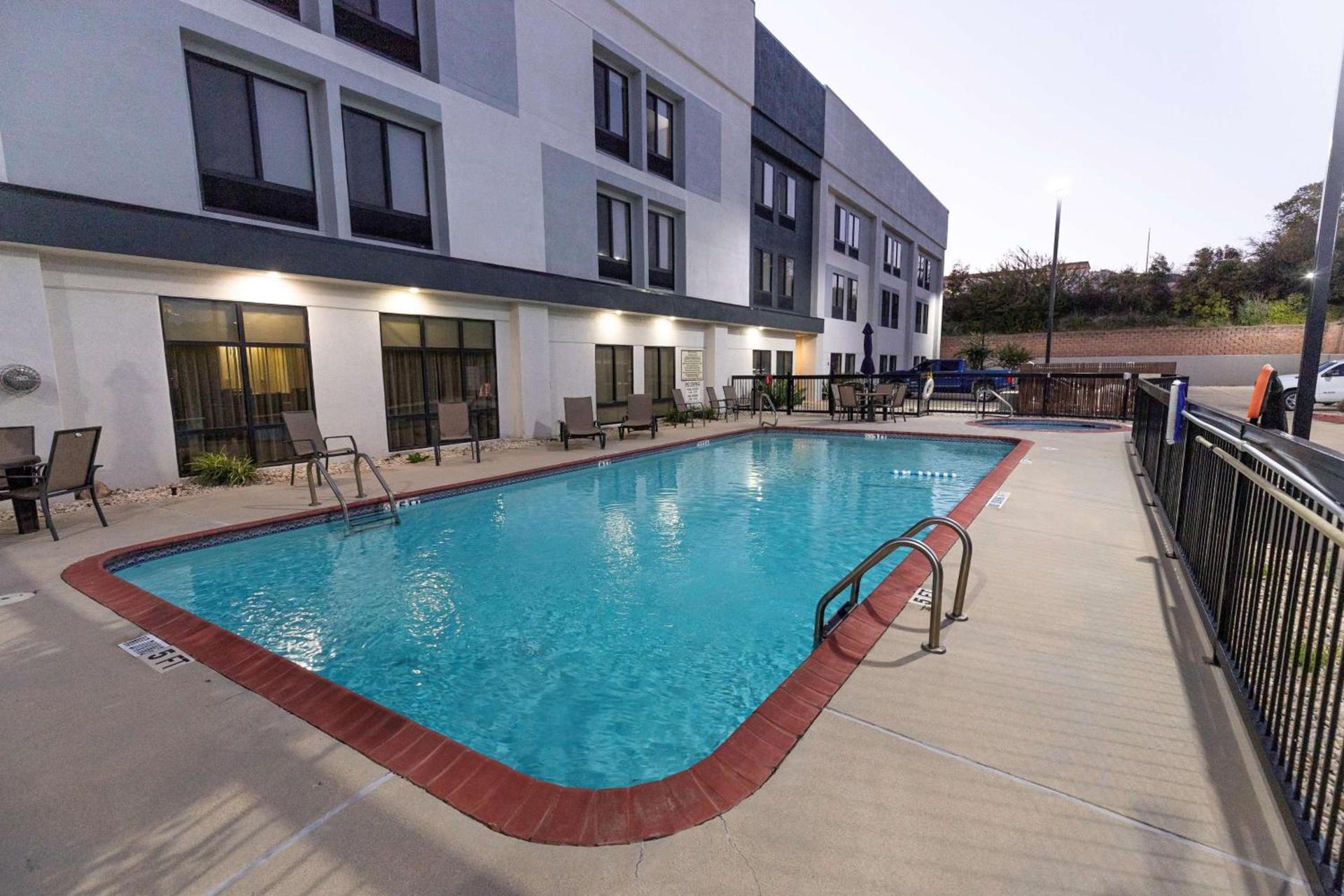Hampton Inn Kerrville photo 5