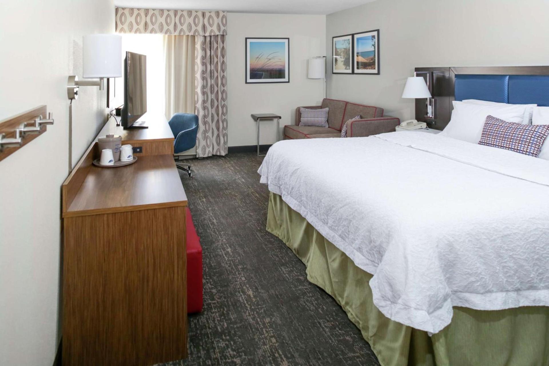 Hampton Inn Portage photo 17