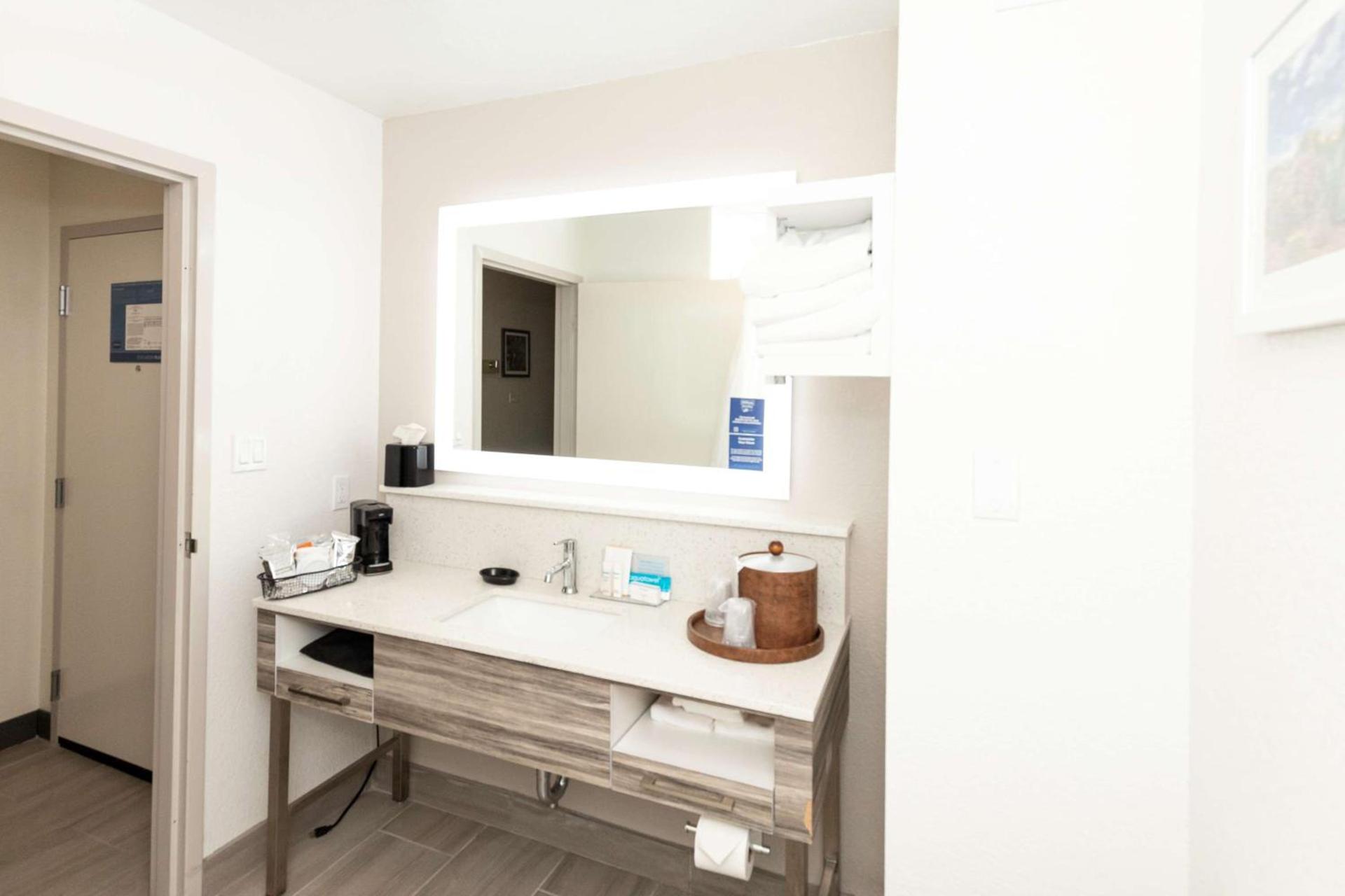 Hampton Inn Kerrville photo 15