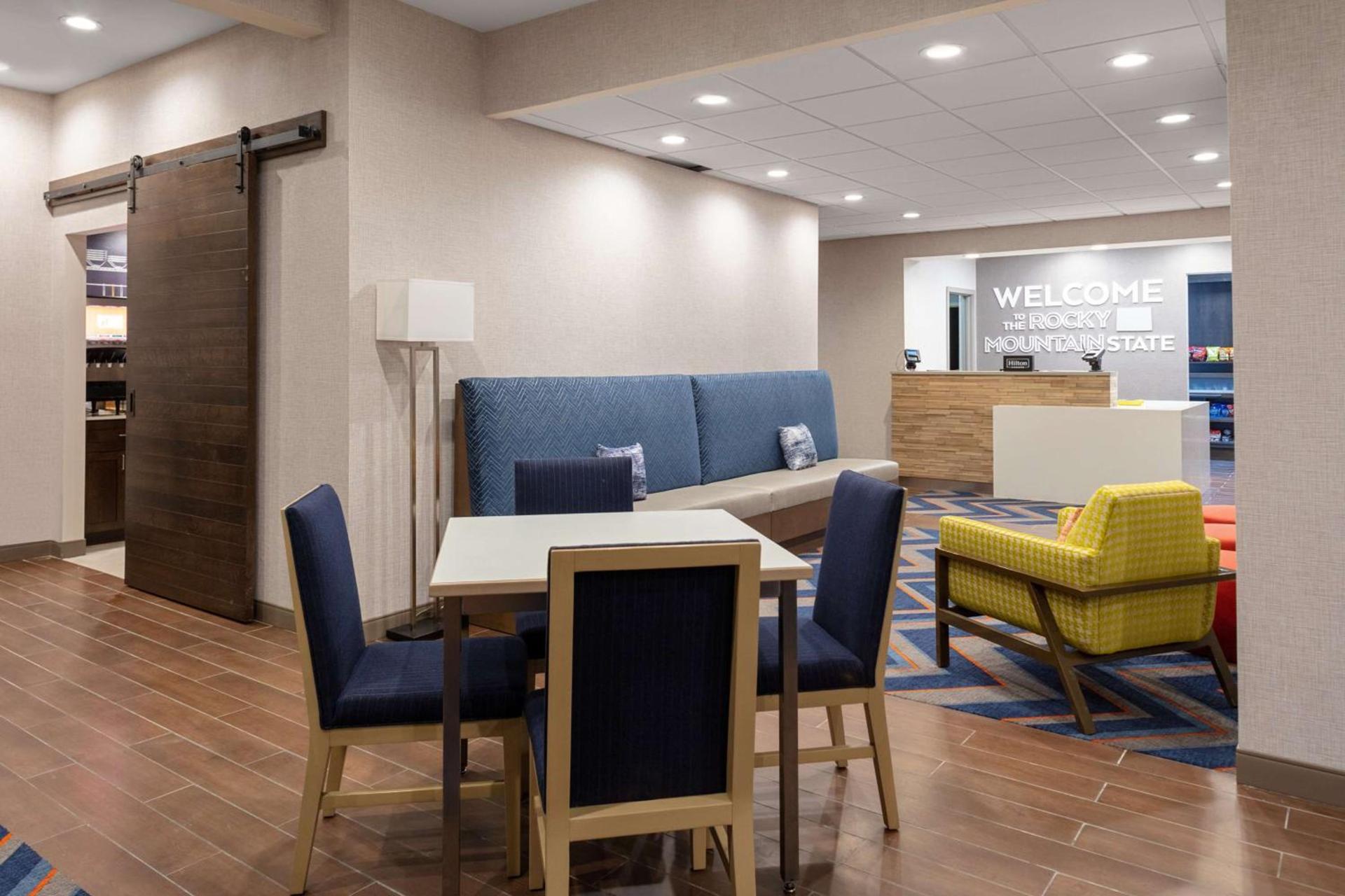 Hampton Inn Castle Rock photo 2