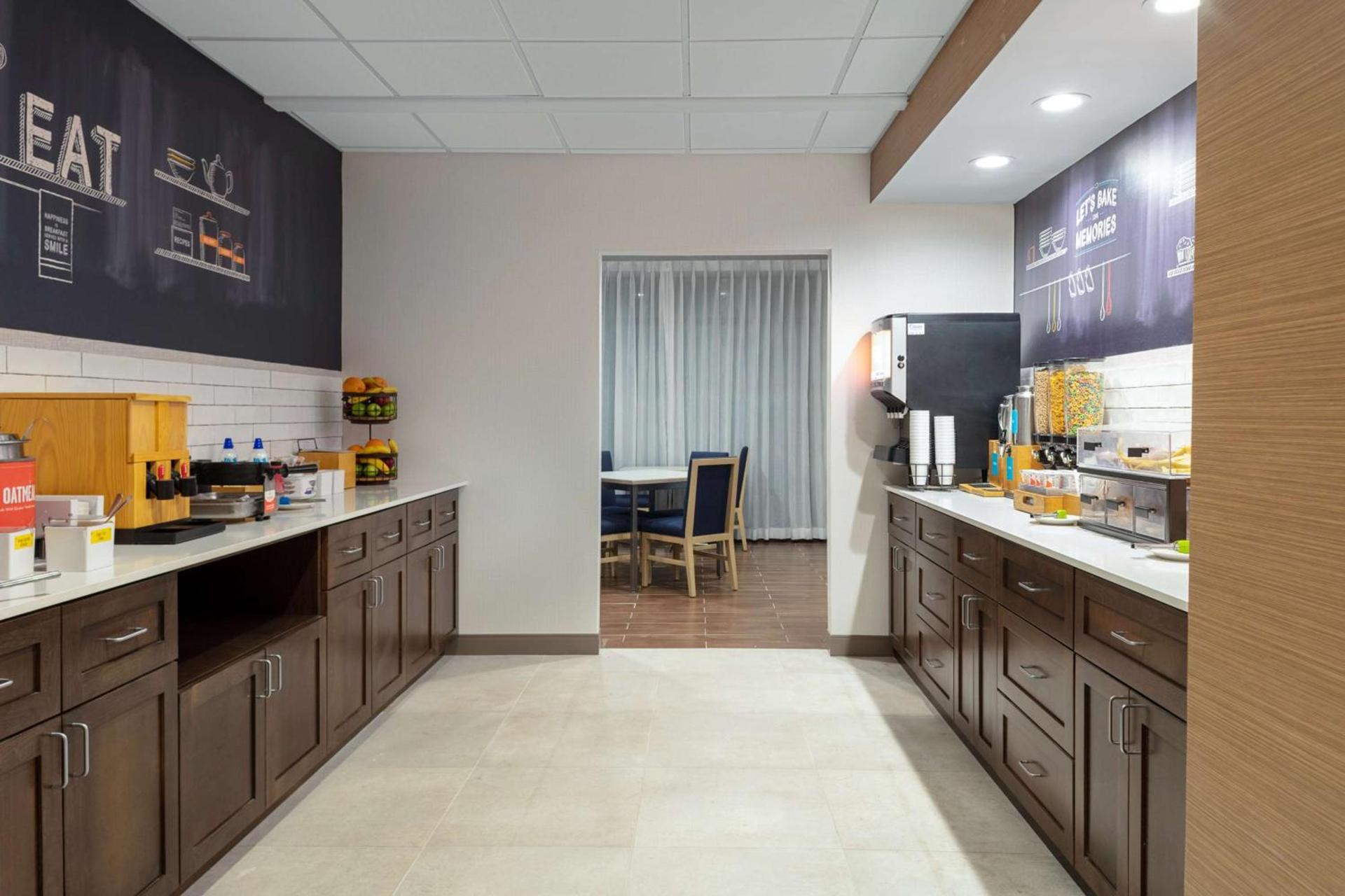 Hampton Inn Castle Rock photo 9
