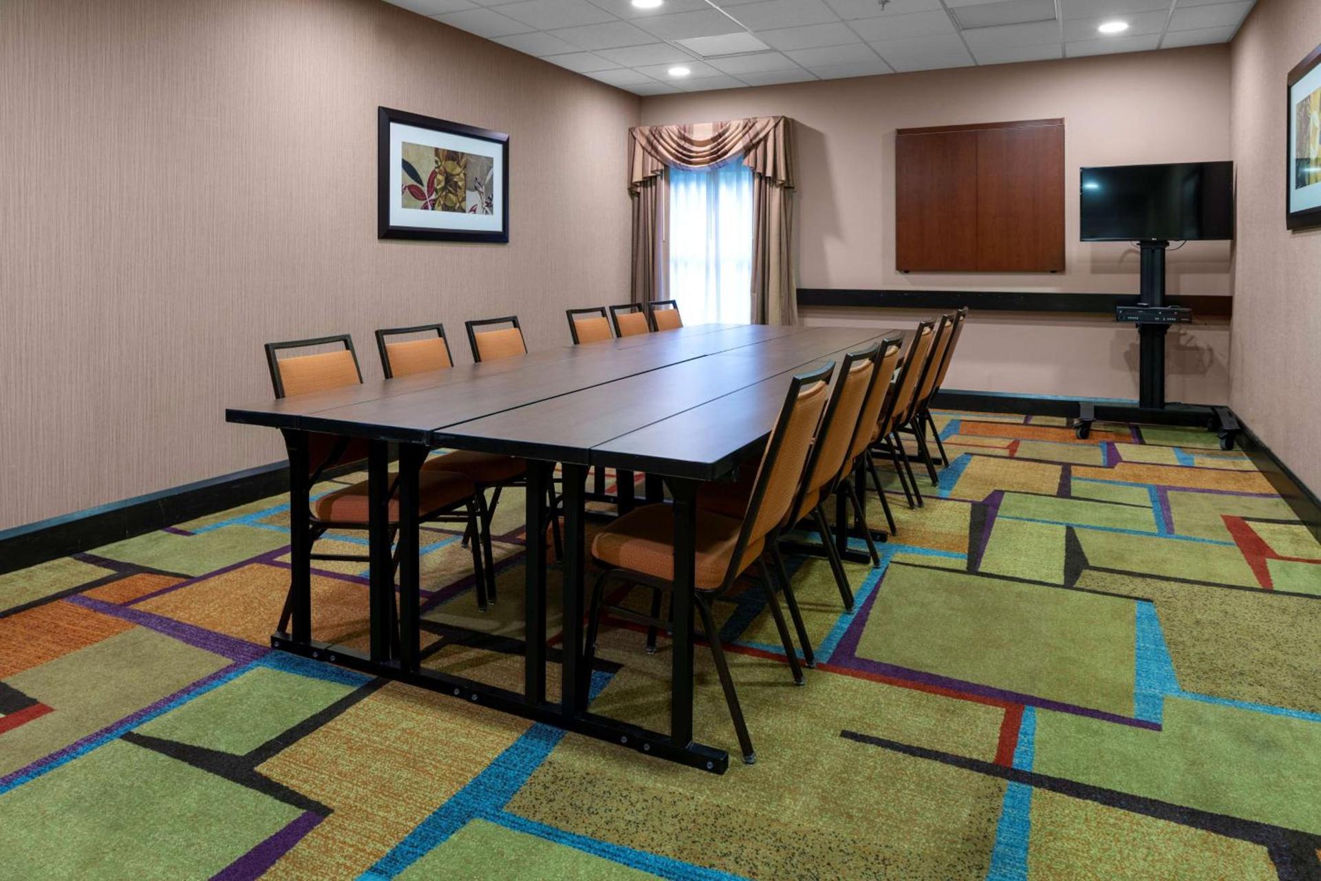 Hampton Inn Columbia photo 18