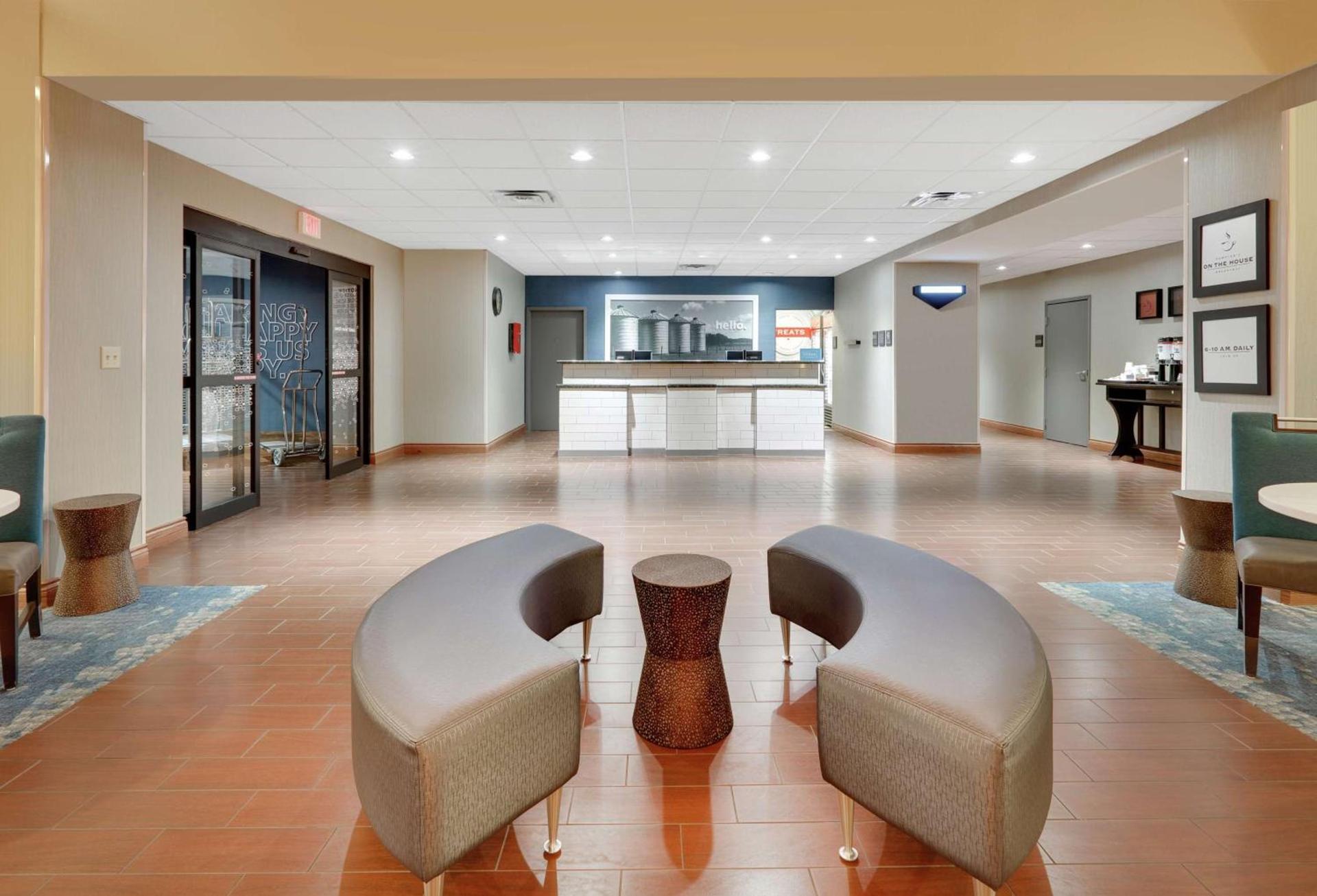 Hampton Inn & Suites Childress photo 2