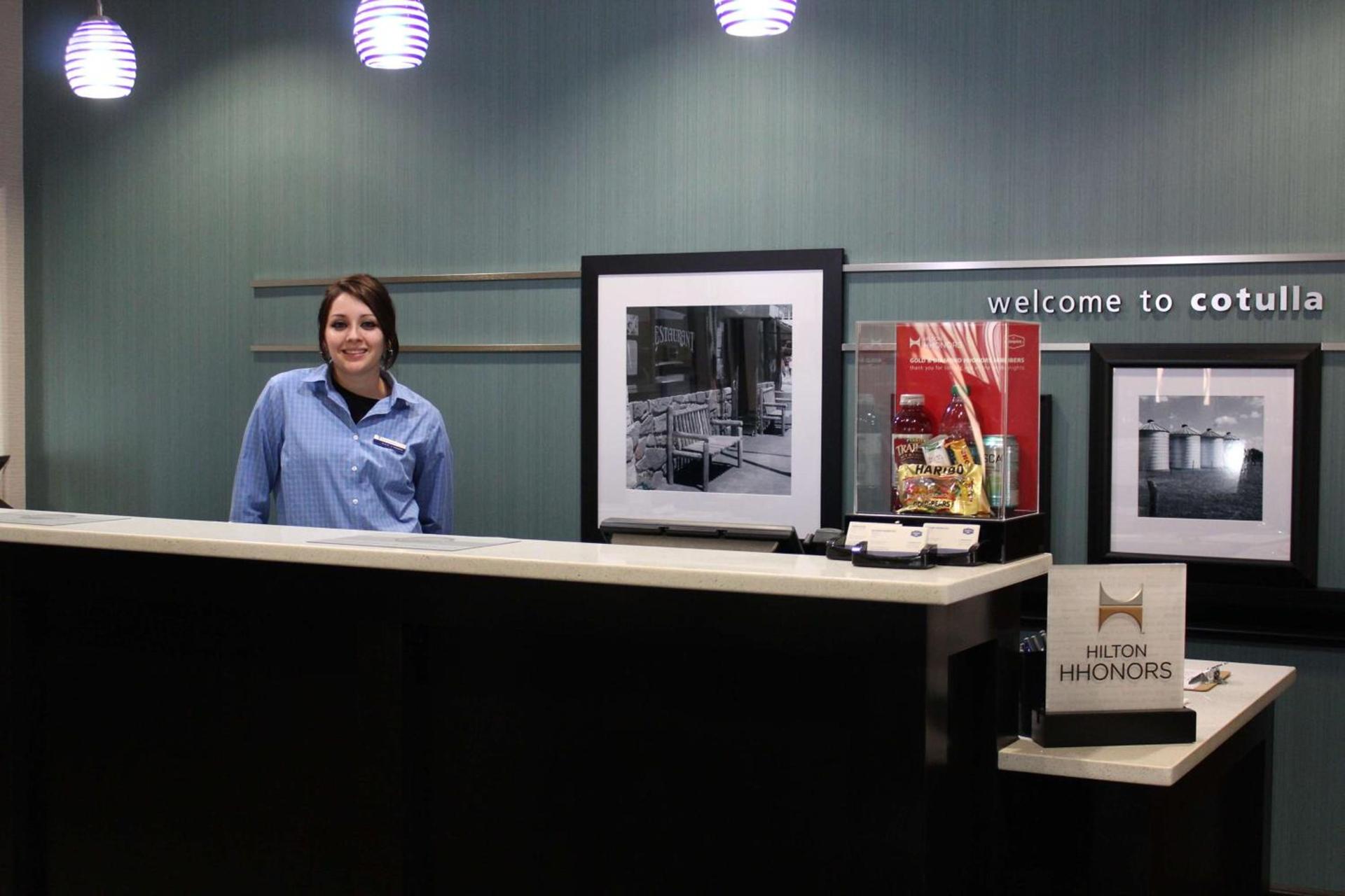 Hampton Inn Cotulla photo 4