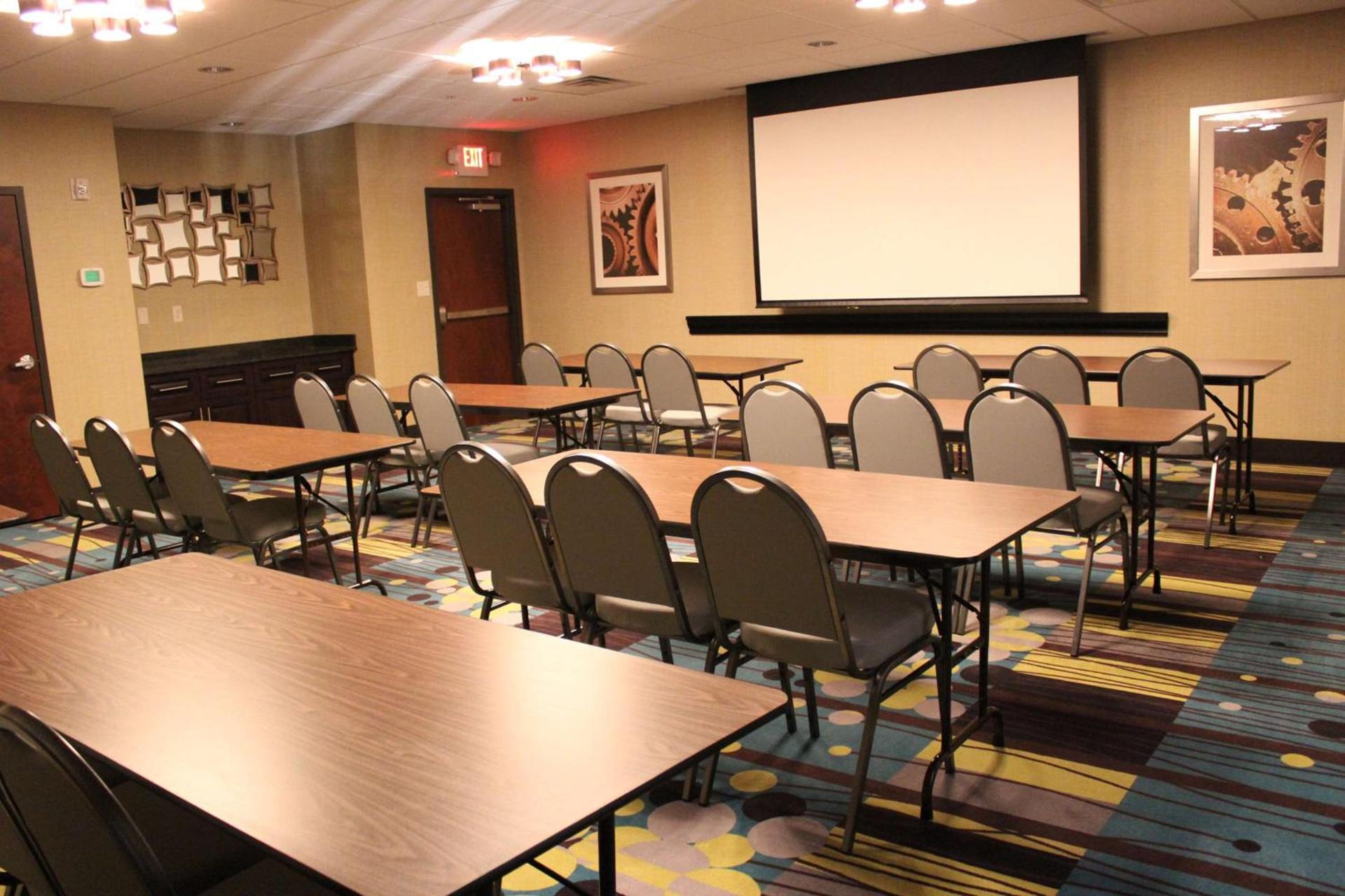 Hampton Inn Cotulla photo 12