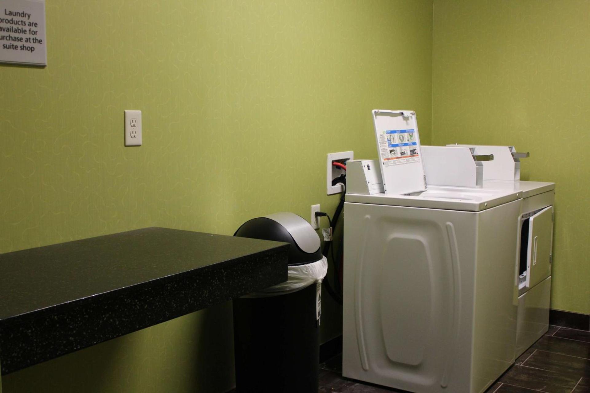 Hampton Inn Cotulla photo 13