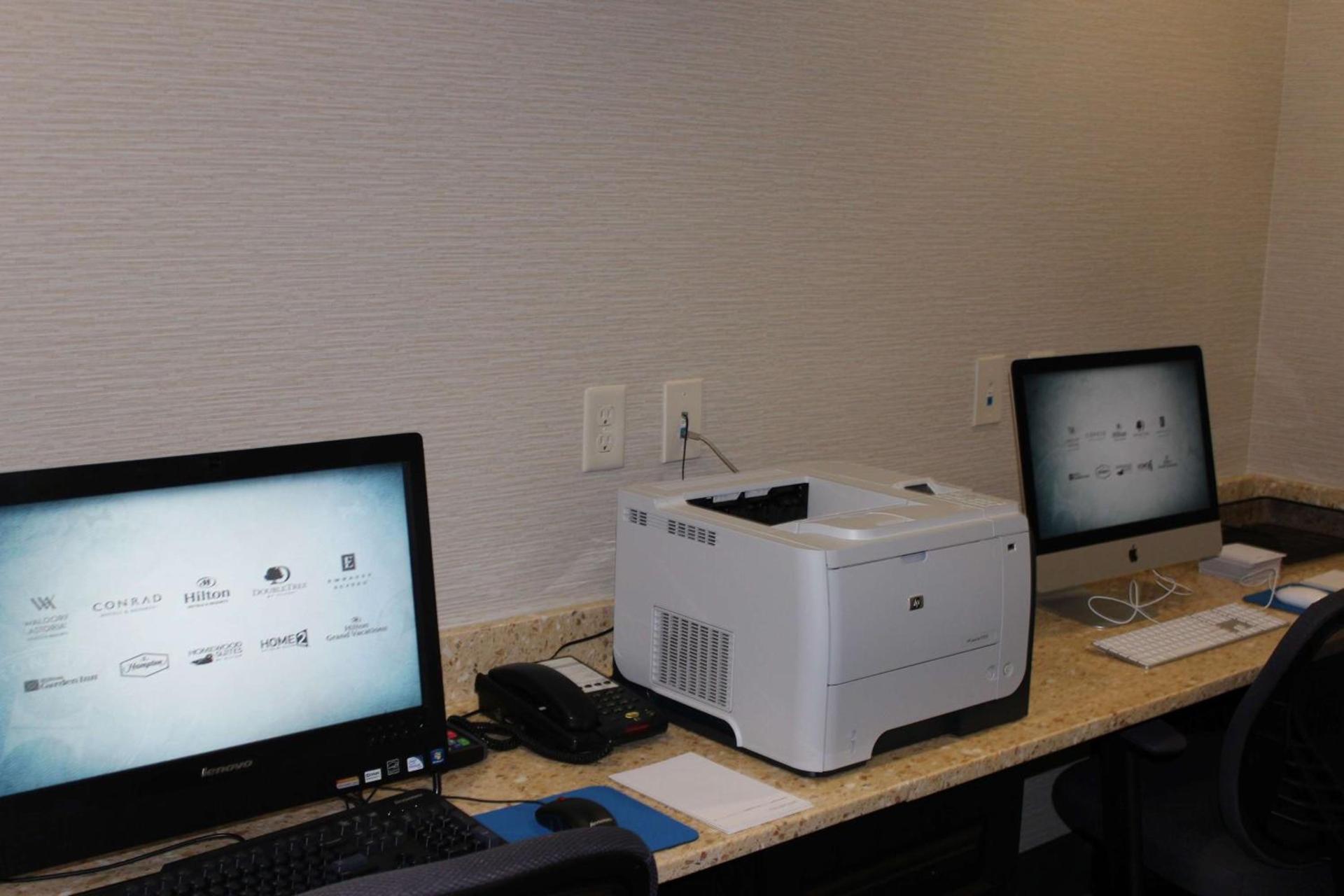 Hampton Inn Cotulla photo 14