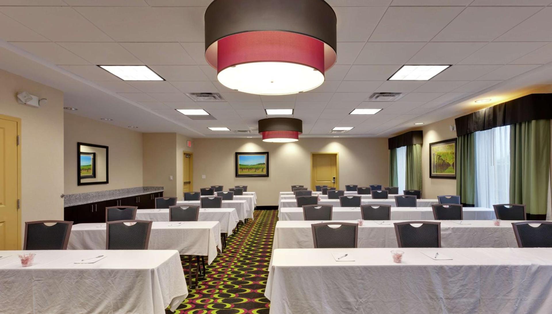 Hampton Inn Seneca Falls photo 15