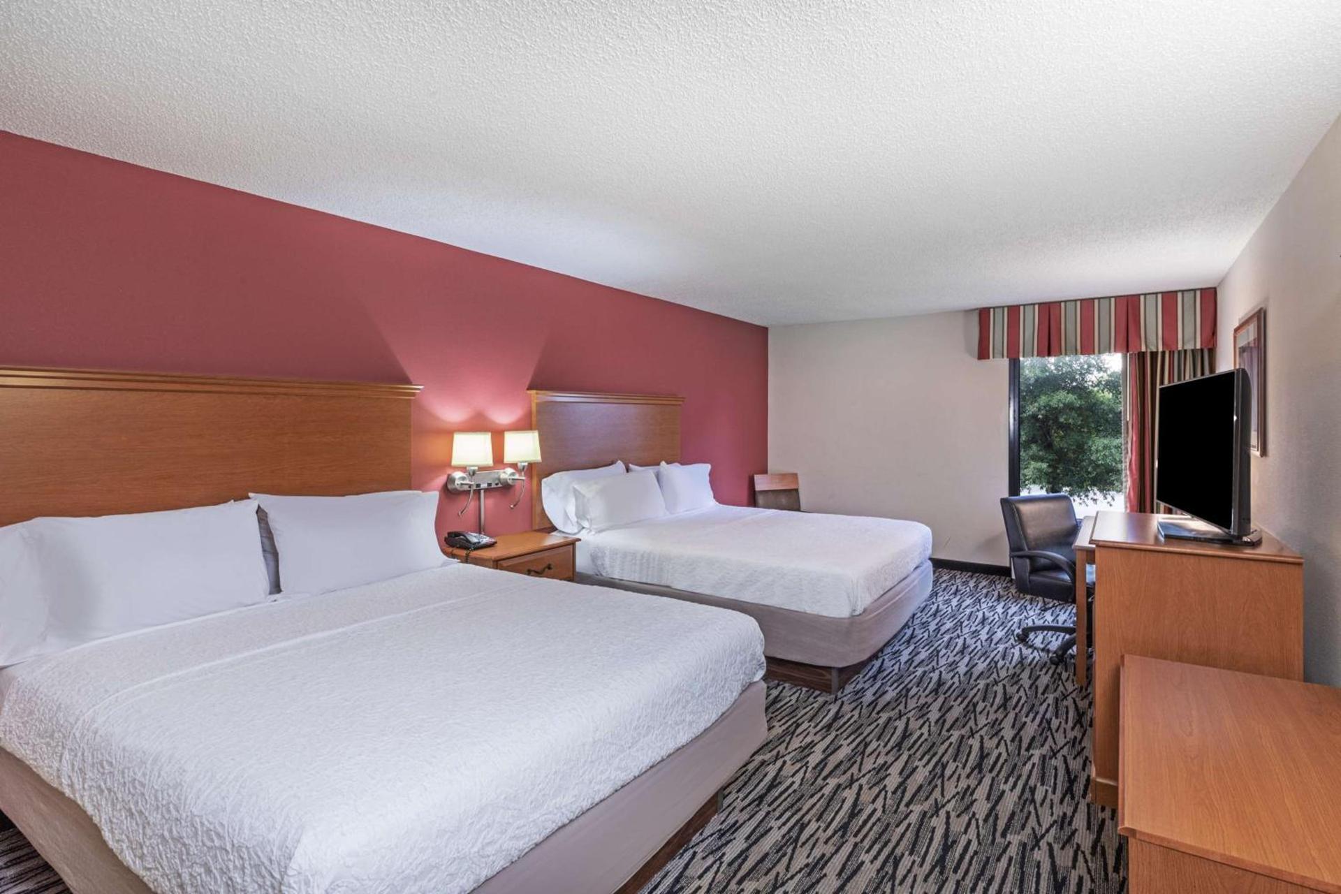 Hampton Inn Aiken photo 12