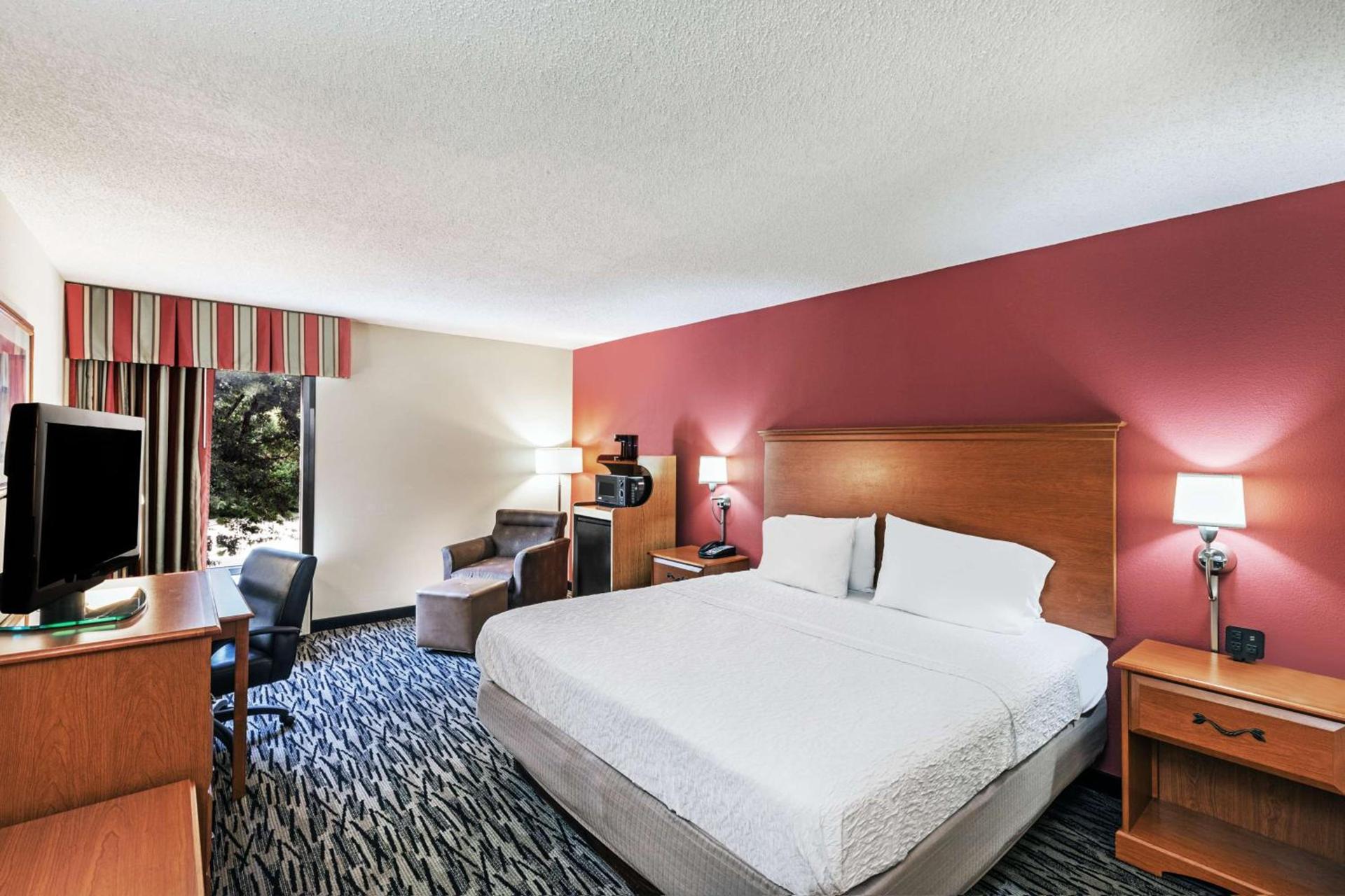 Hampton Inn Aiken photo 16