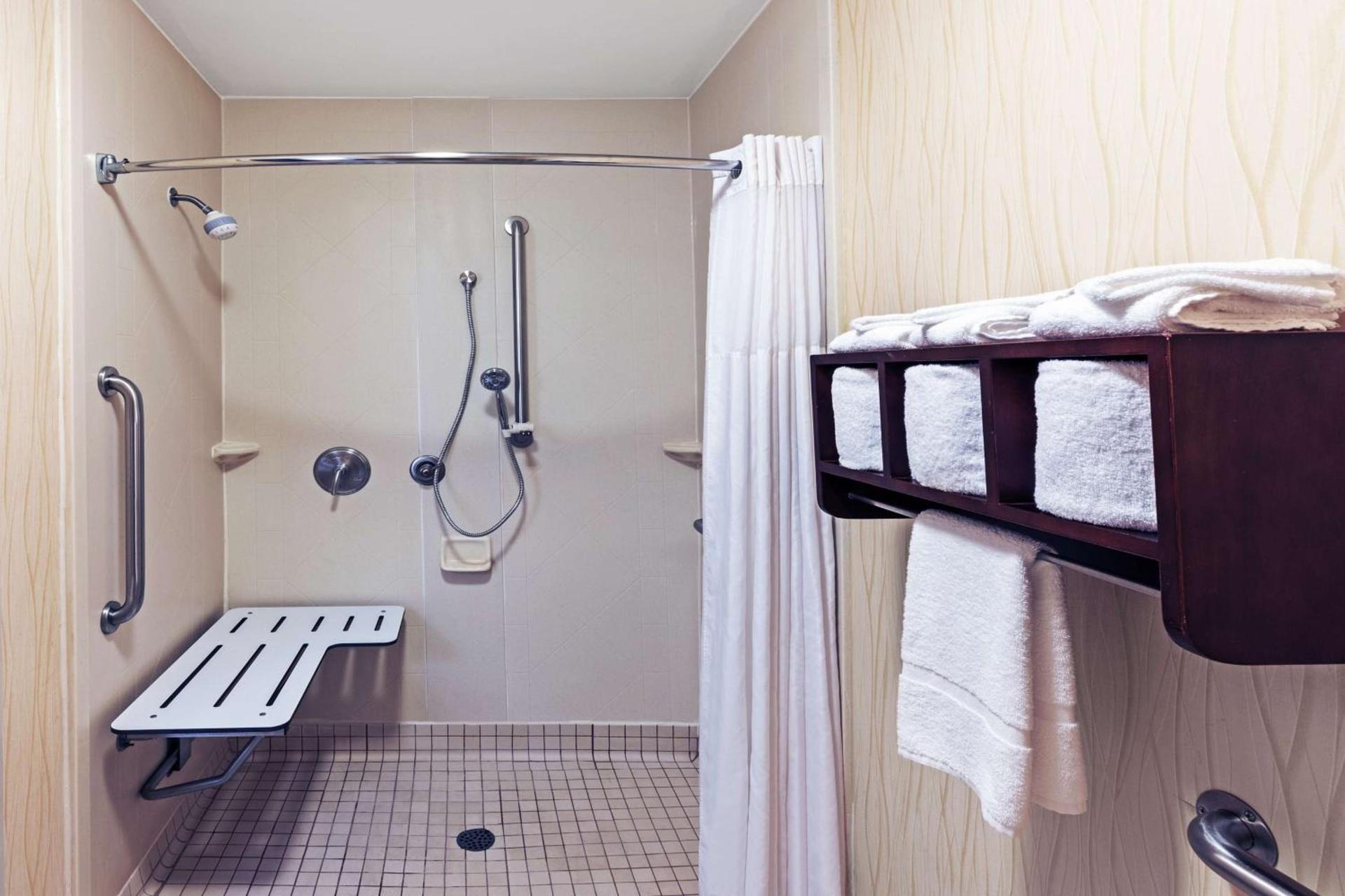 Hampton Inn Aiken photo 18