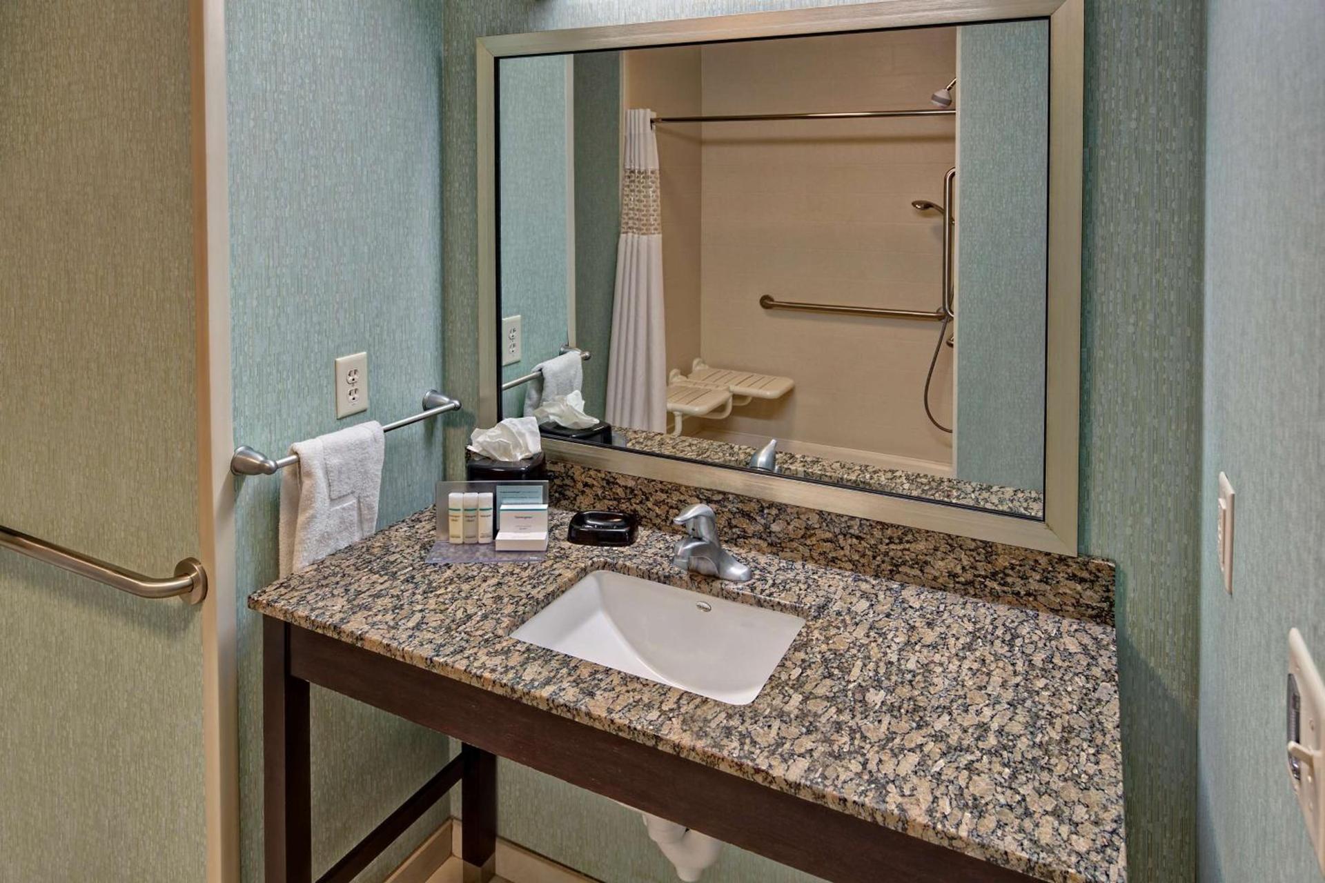 Hampton Inn Belton/Kansas City photo 14