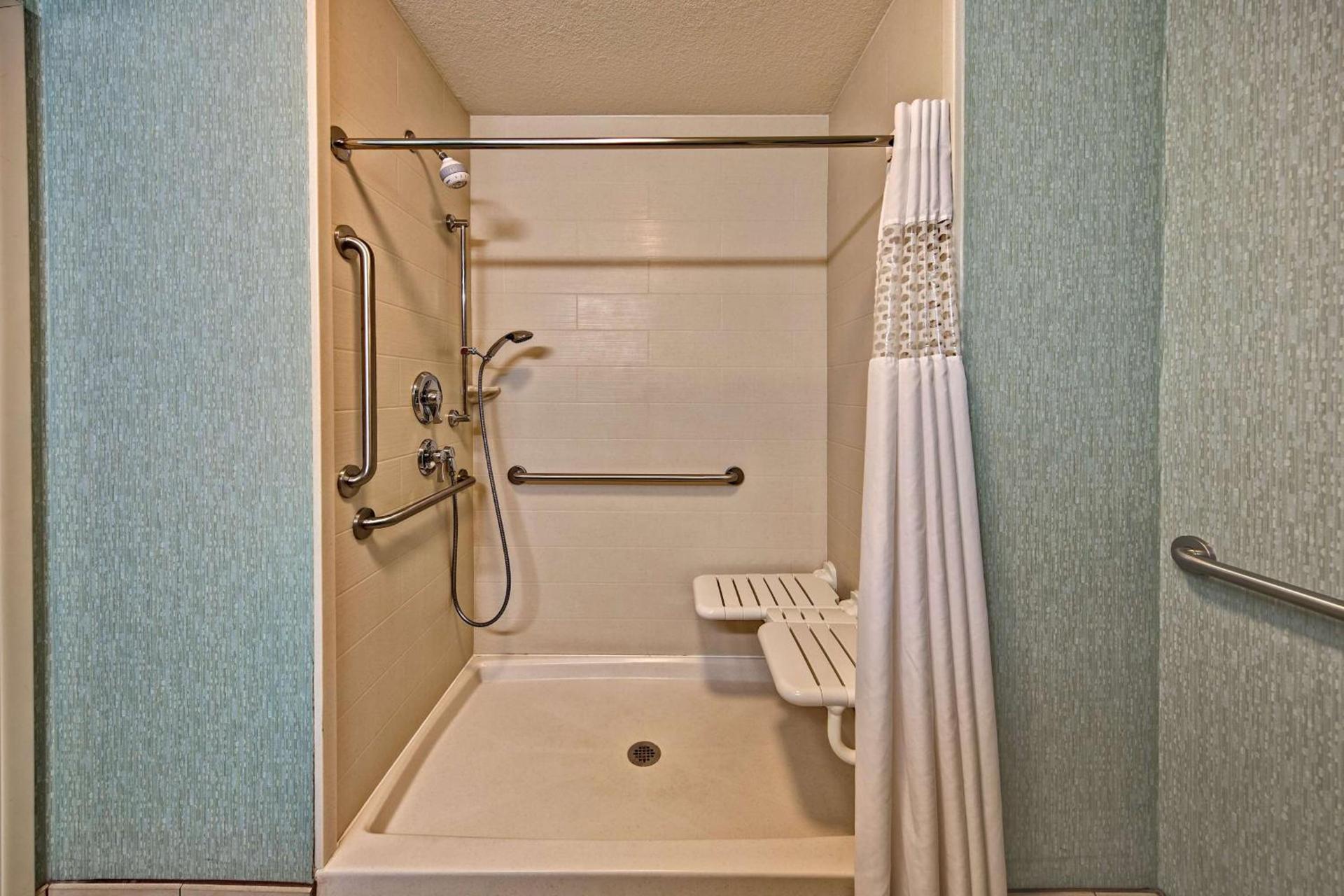 Hampton Inn Belton/Kansas City photo 17