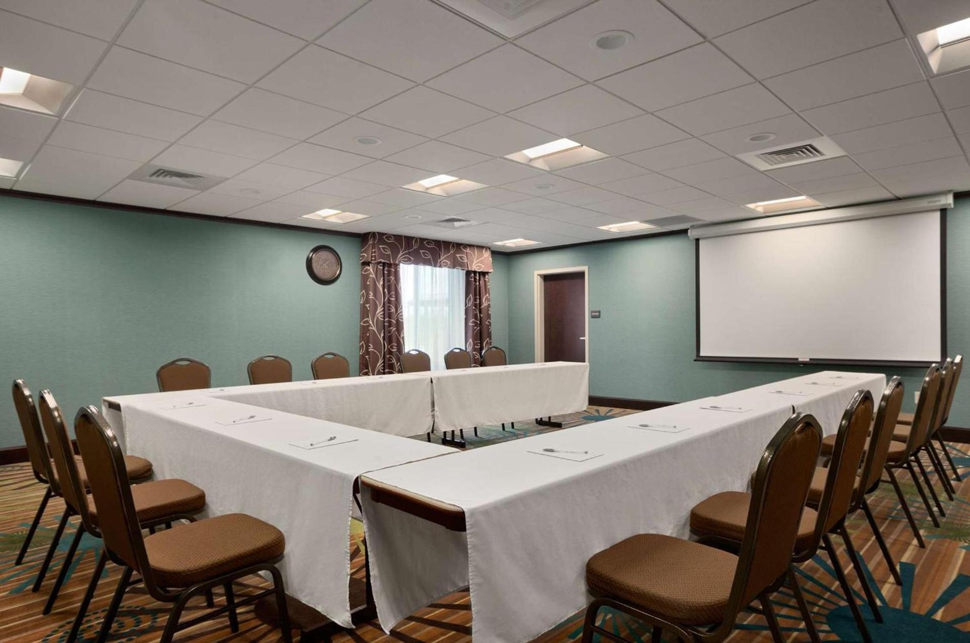 Hampton Inn Belton/Kansas City photo 20