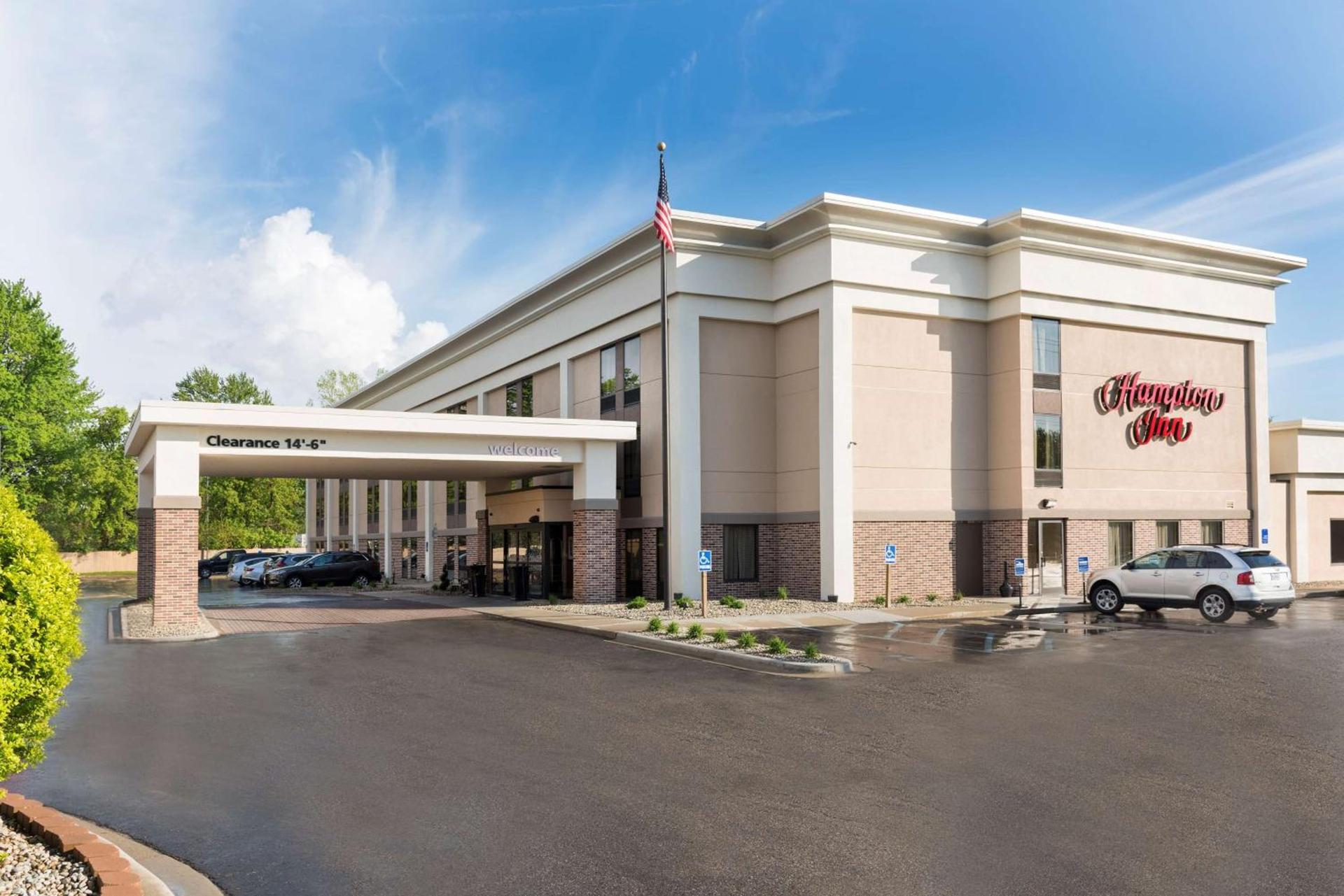 Hampton Inn Port Huron photo 2