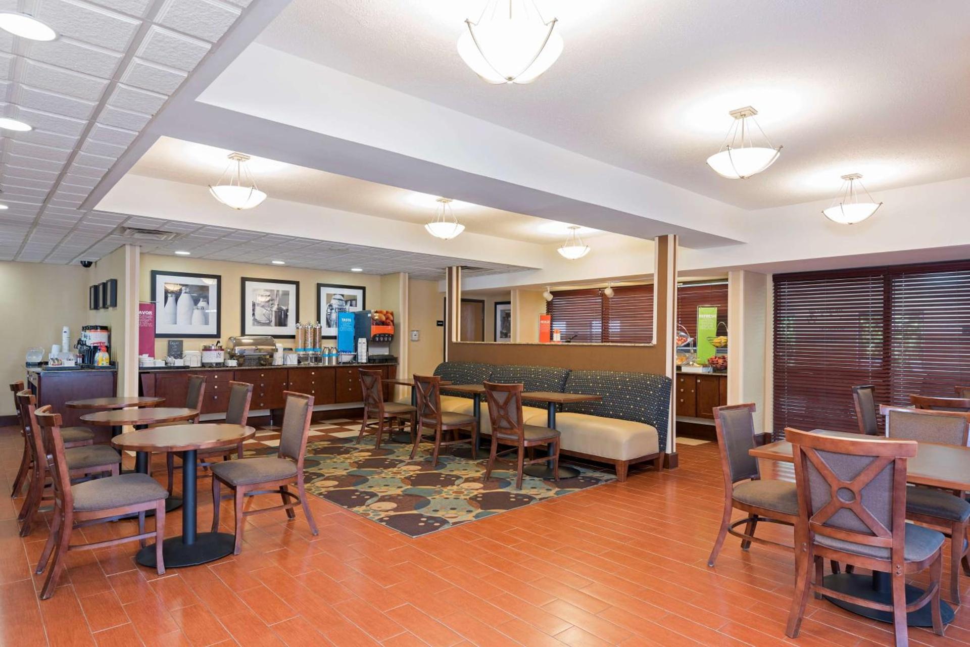Hampton Inn Port Huron photo 7