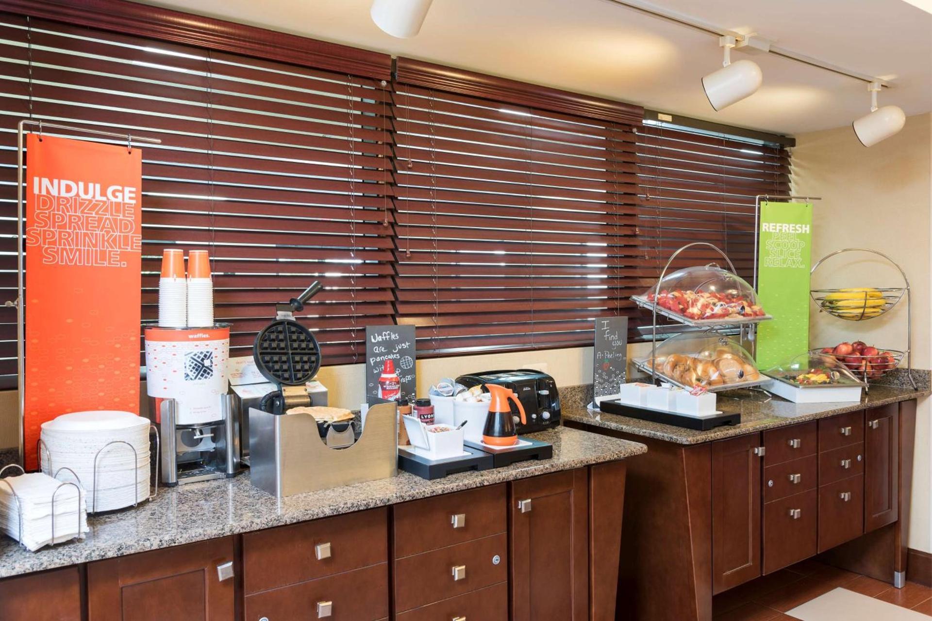 Hampton Inn Port Huron photo 8