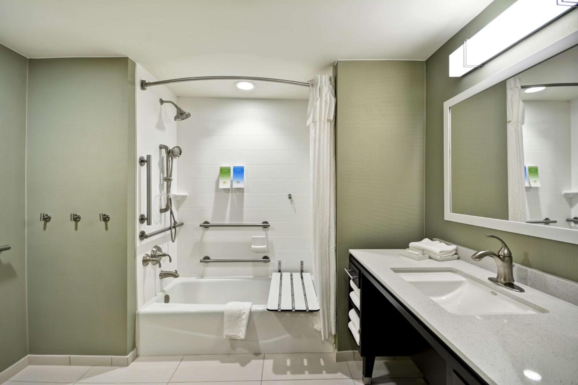 Home2 Suites By Hilton Maumee Toledo photo 12