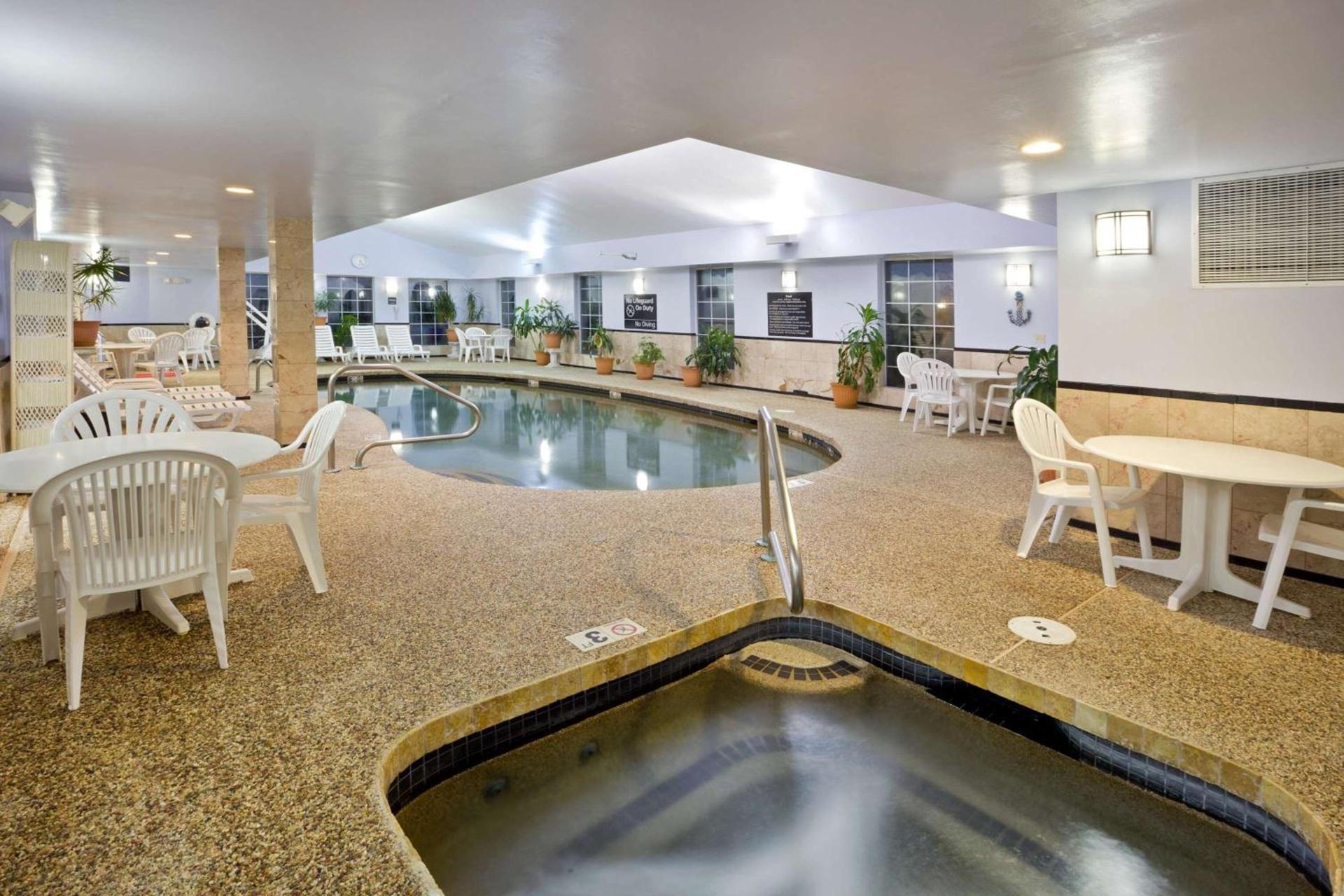 Hampton Inn Sturbridge photo 4