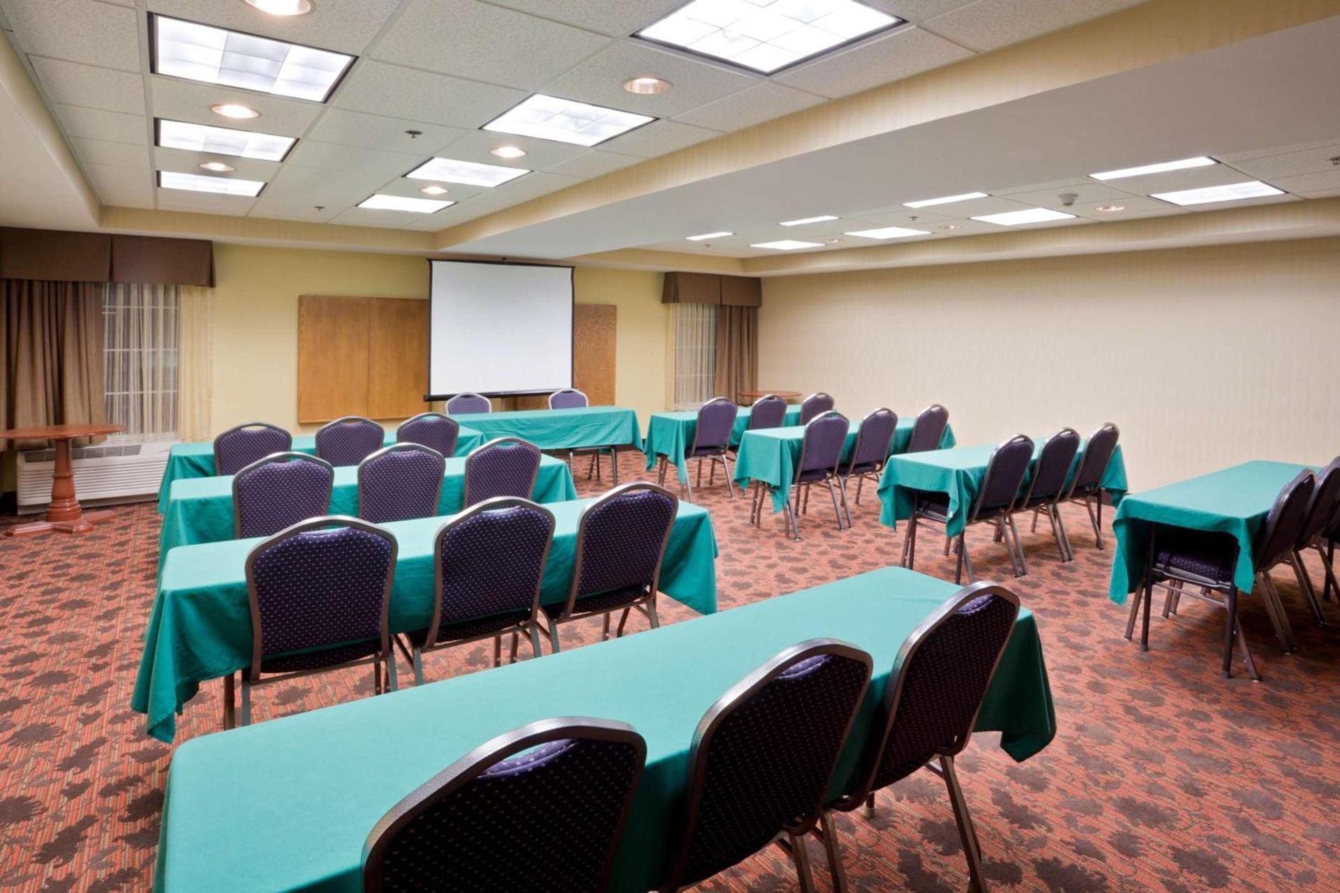 Hampton Inn Sturbridge photo 18