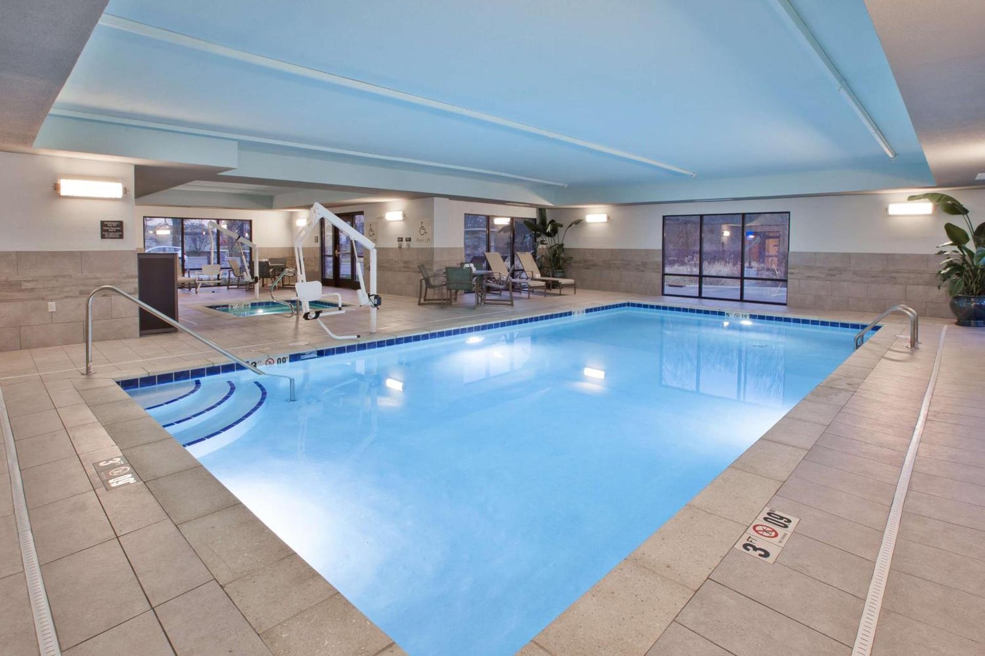 Hampton Inn & Suites Alliance photo 6
